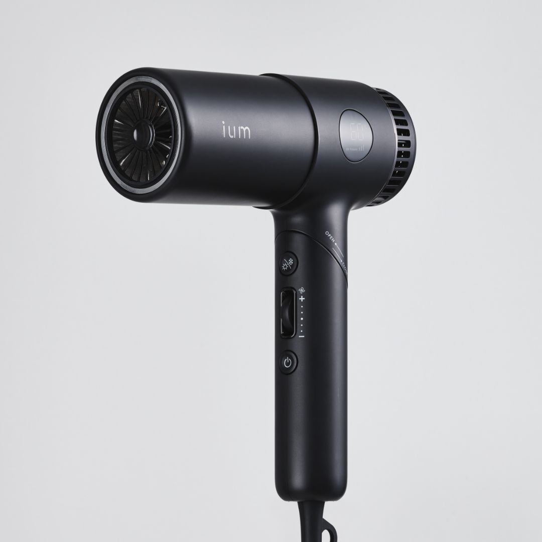 ium ヘアドライヤー