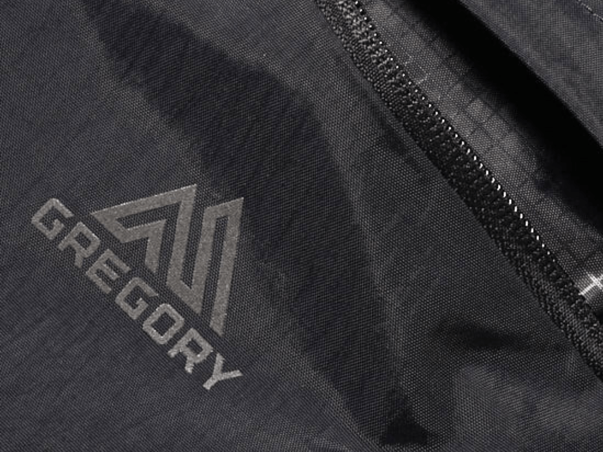 結局手が伸びるのは“タフな設計”。アウトドアブランドの「黒リュック」5選。グレゴリー、パタゴニア、モンベル...今買うべきは実用的で高機能なブラック名品。