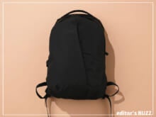 エディターたちは「バッグ」も黒い。通勤にも使っている注目度急上昇ブランドのリュックから流行りのショルダーまで!