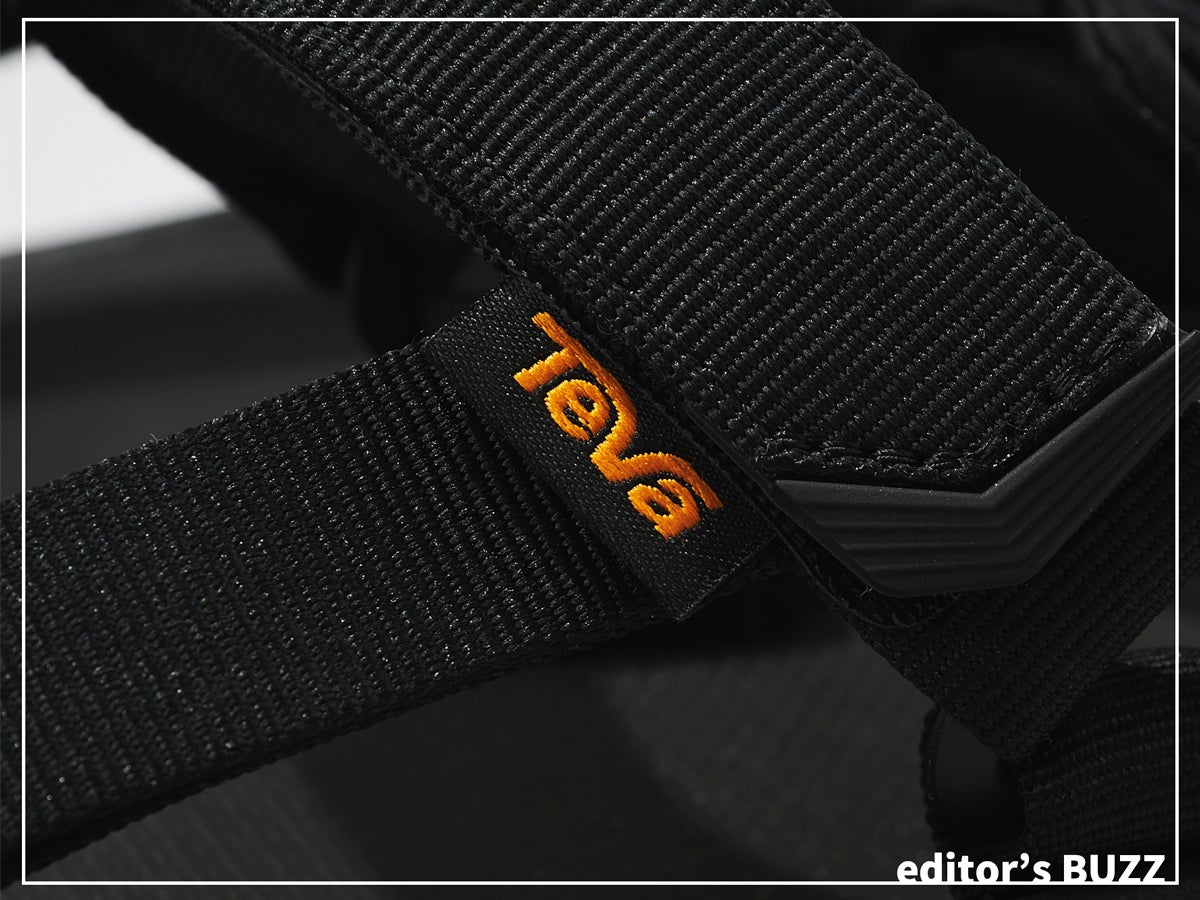 ＋靴下で６ケ月履ける。「テバ」好きが追加ゲットした“新作黒サンダル”は履き心地最高で１日歩いても疲れない！[編集者の愛用私物 #324]