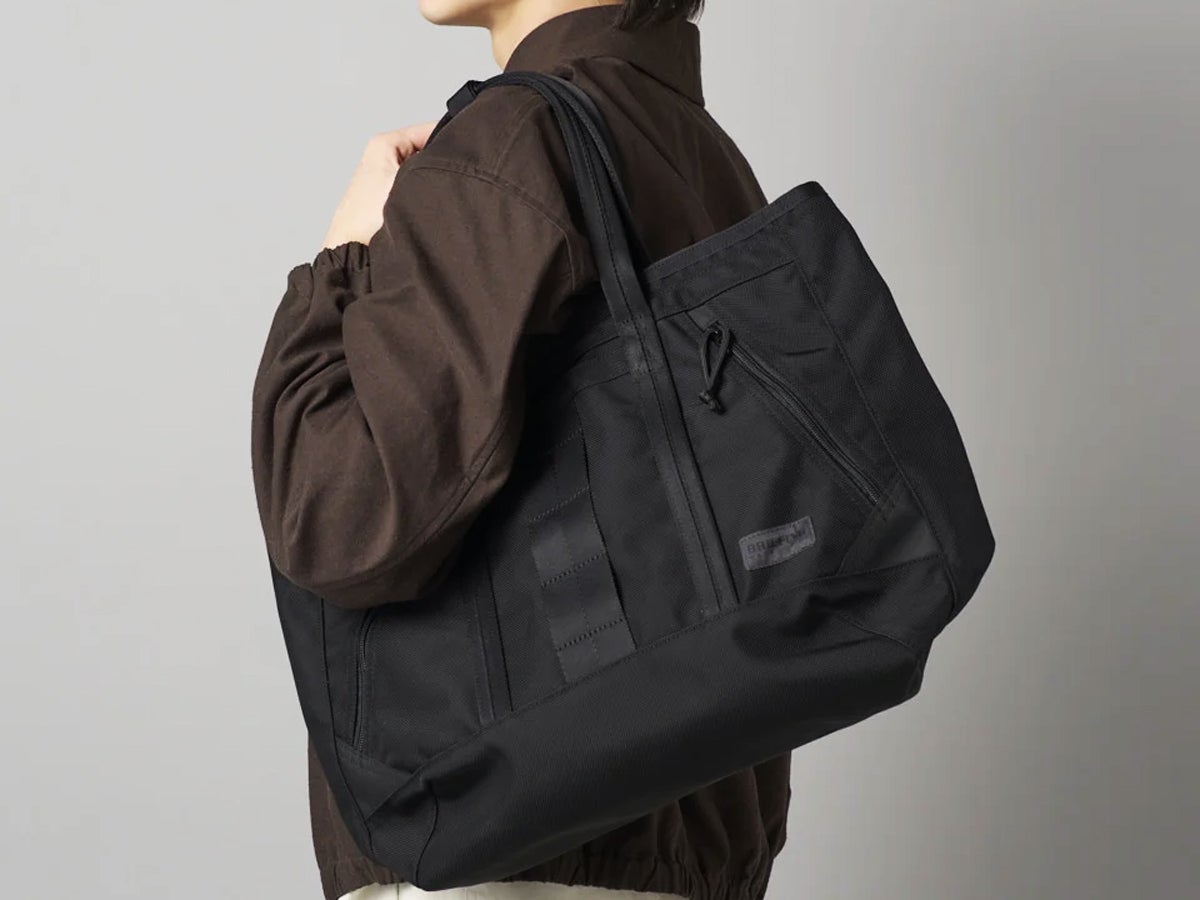 完売前に買うべき「春の黒いトートバッグ」５選！A.P.C.、イッセイミヤケ、ブリーフィング...オンオフOKな機能美を試用レビュー！