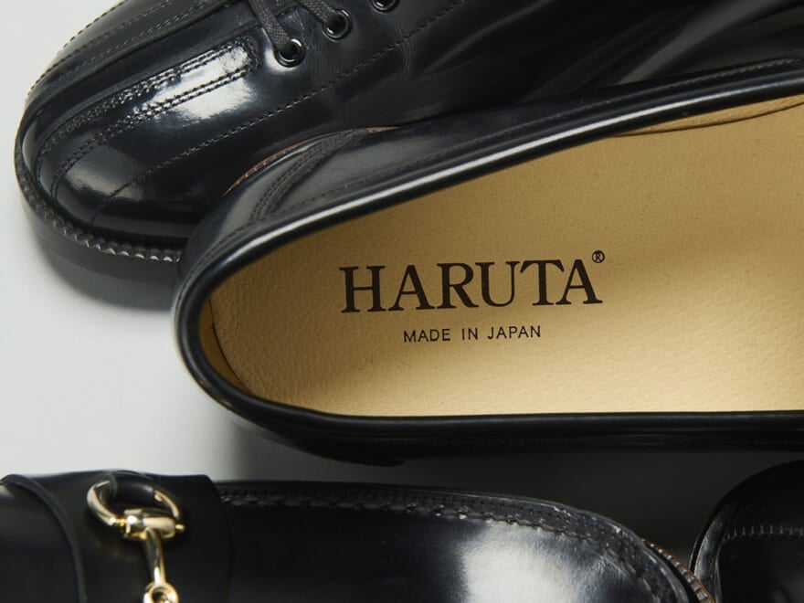 「ハルタ」で春に買うべき“定番ローファーじゃないほう”４選。コスパ最強の日本製黒革靴をスタイリストがオススメ！