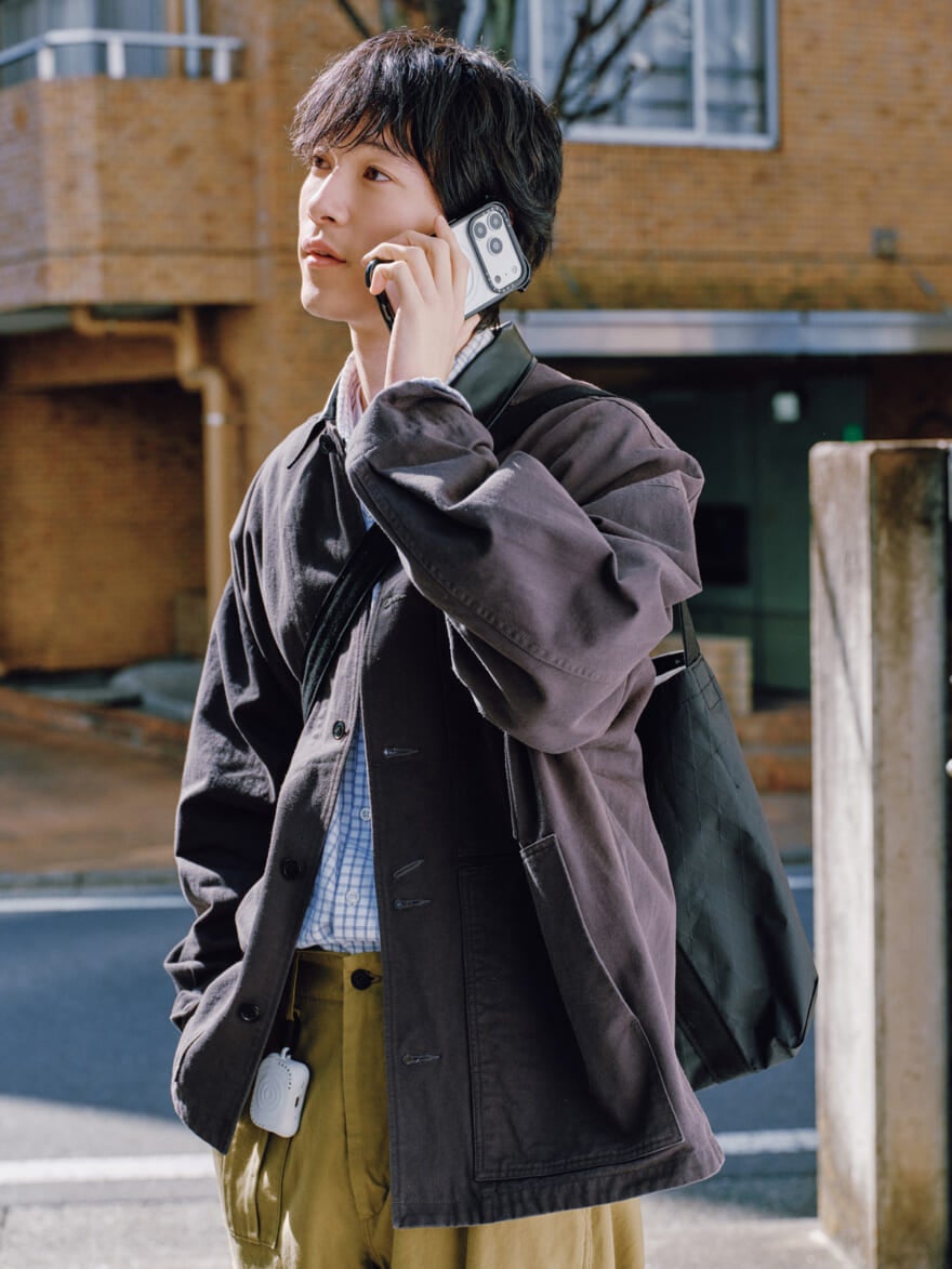 CASETiFY（ケースティファイ）のスマホケース「バウンスケース」を使用するメンズノンノモデルの高橋璃央１