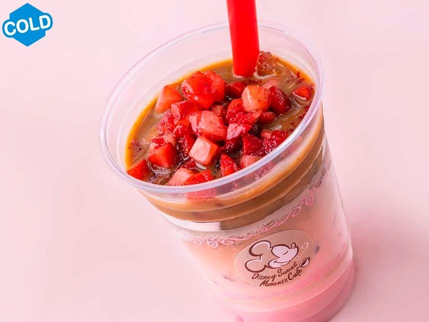 ディズニーランド2026年夏限定食べ歩きオススメ「アイスストロベリーカフェラテ」