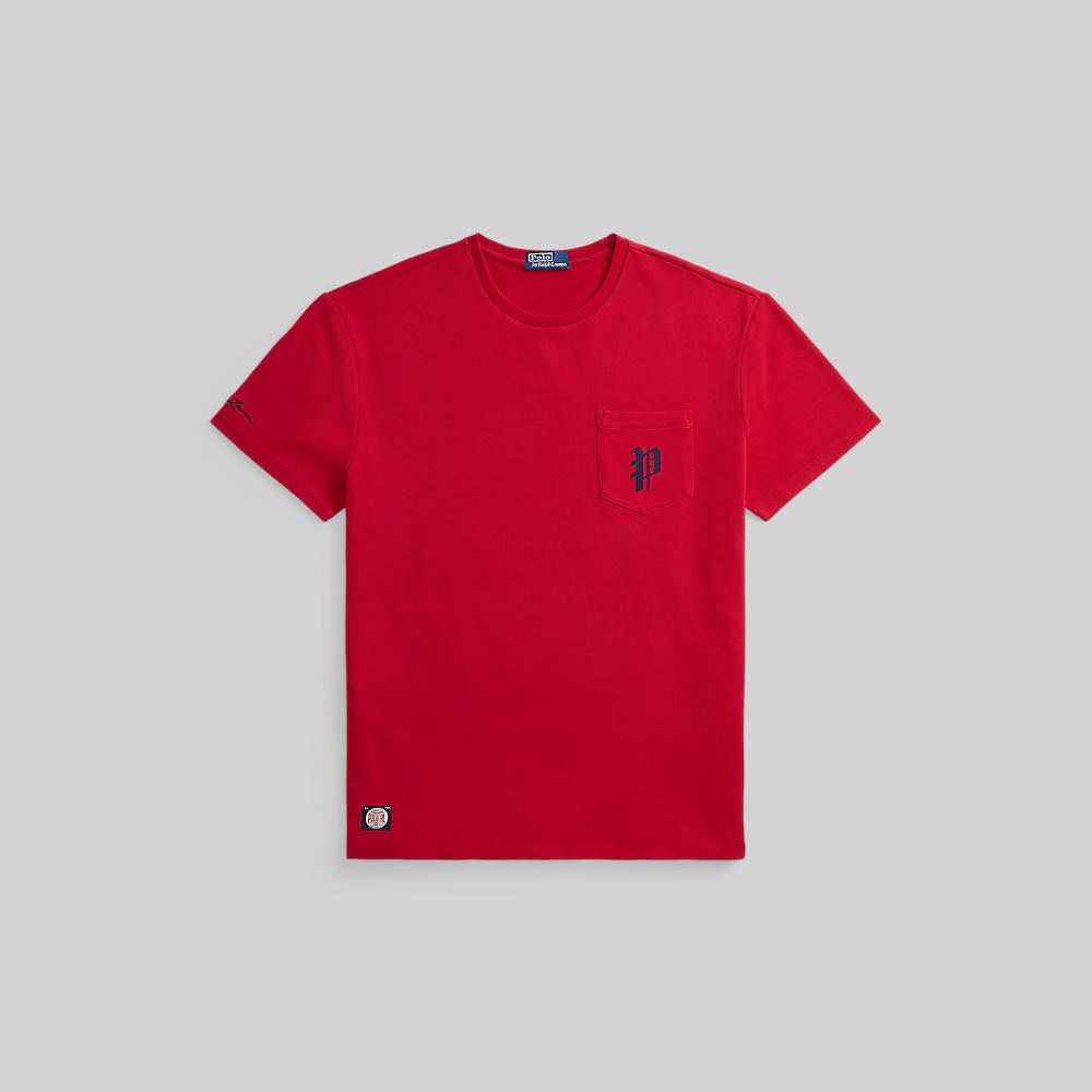 ラルフ ローレン、メジャーリーグ ベースボール（MLB&trade;）とコラボレーション　ビジュアル　赤Tシャツ