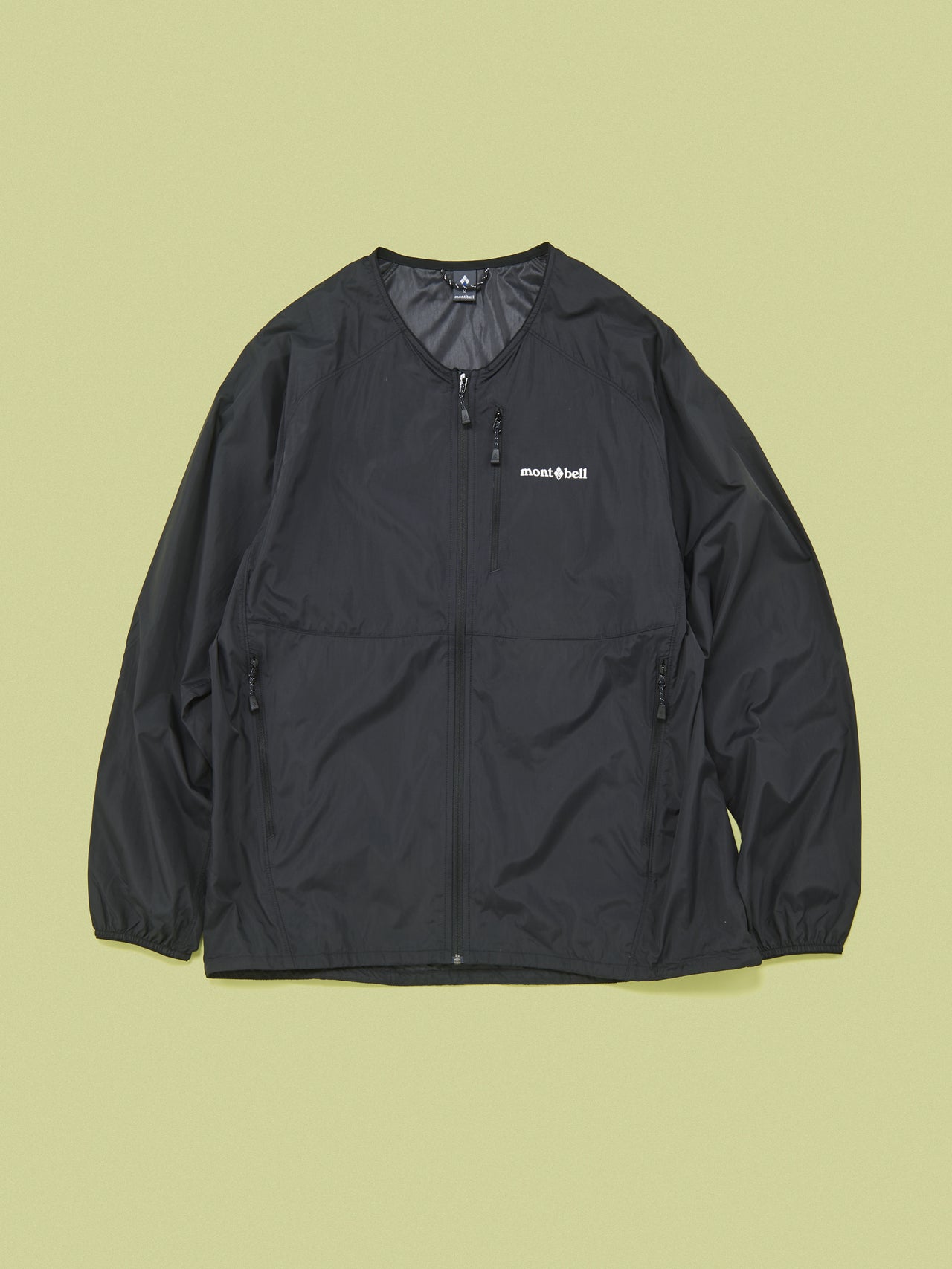 モンベルのウインドブラスト Vネックジャケット