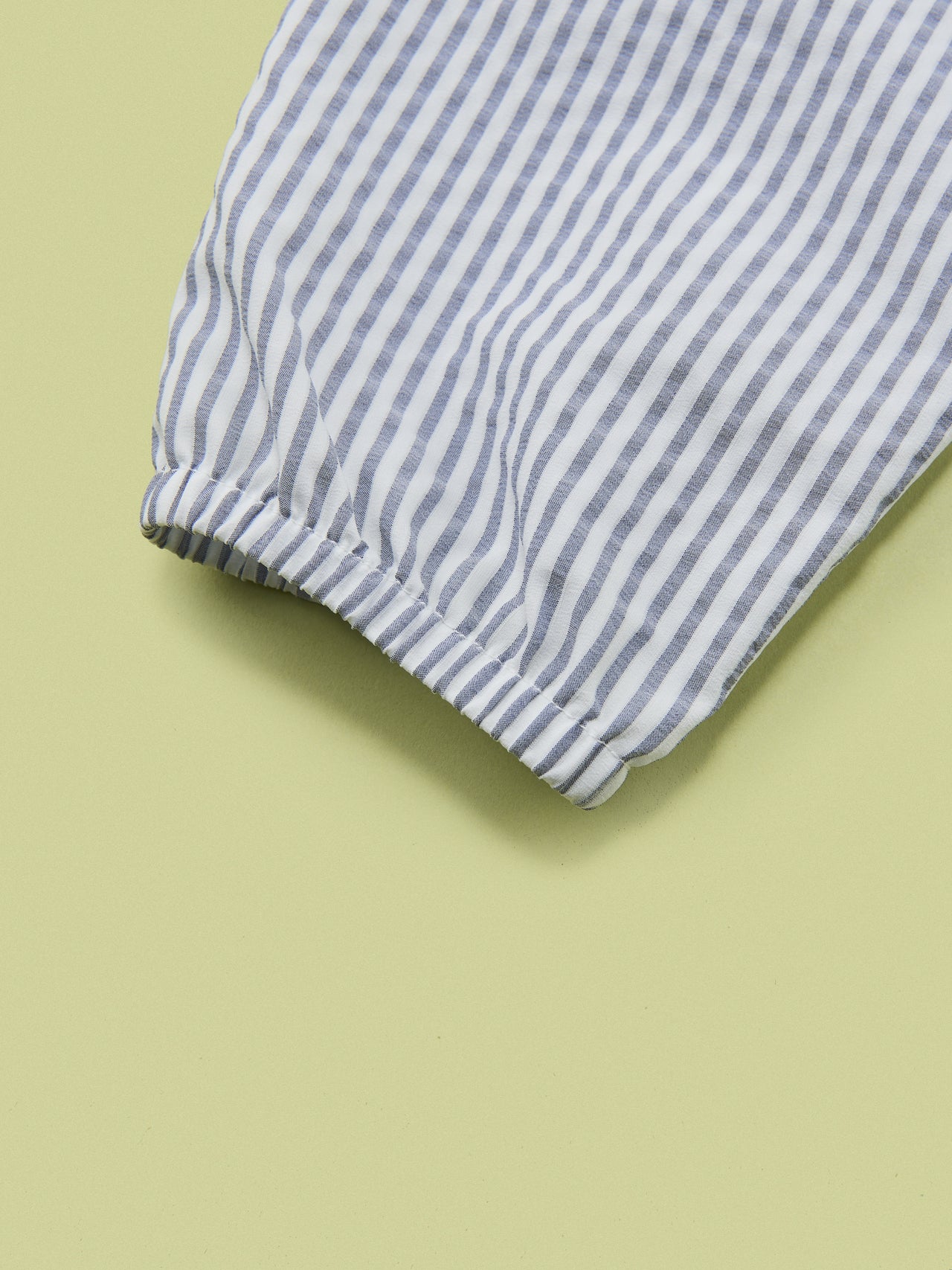 ザ・ノース・フェイスのGARロングスリーブシャツのシャーリングになった袖口