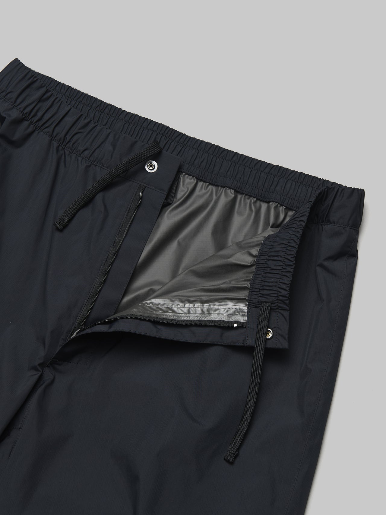 ザ・ノース・フェイスのトレッドパンツ のウエストのシームシーリング加工