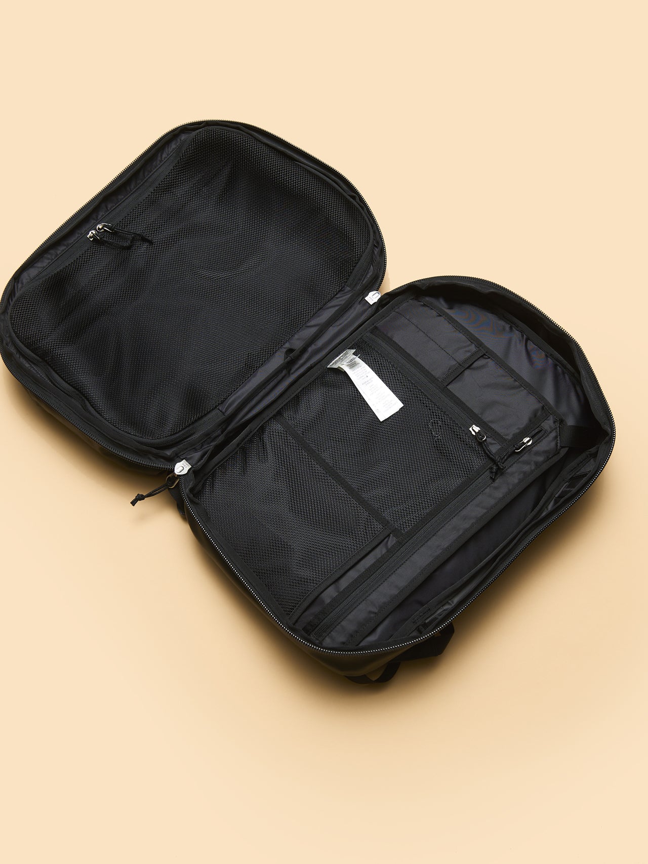 パタゴニアのブラックホール・マイクロ・MLC 22L　バッグのメインルーム