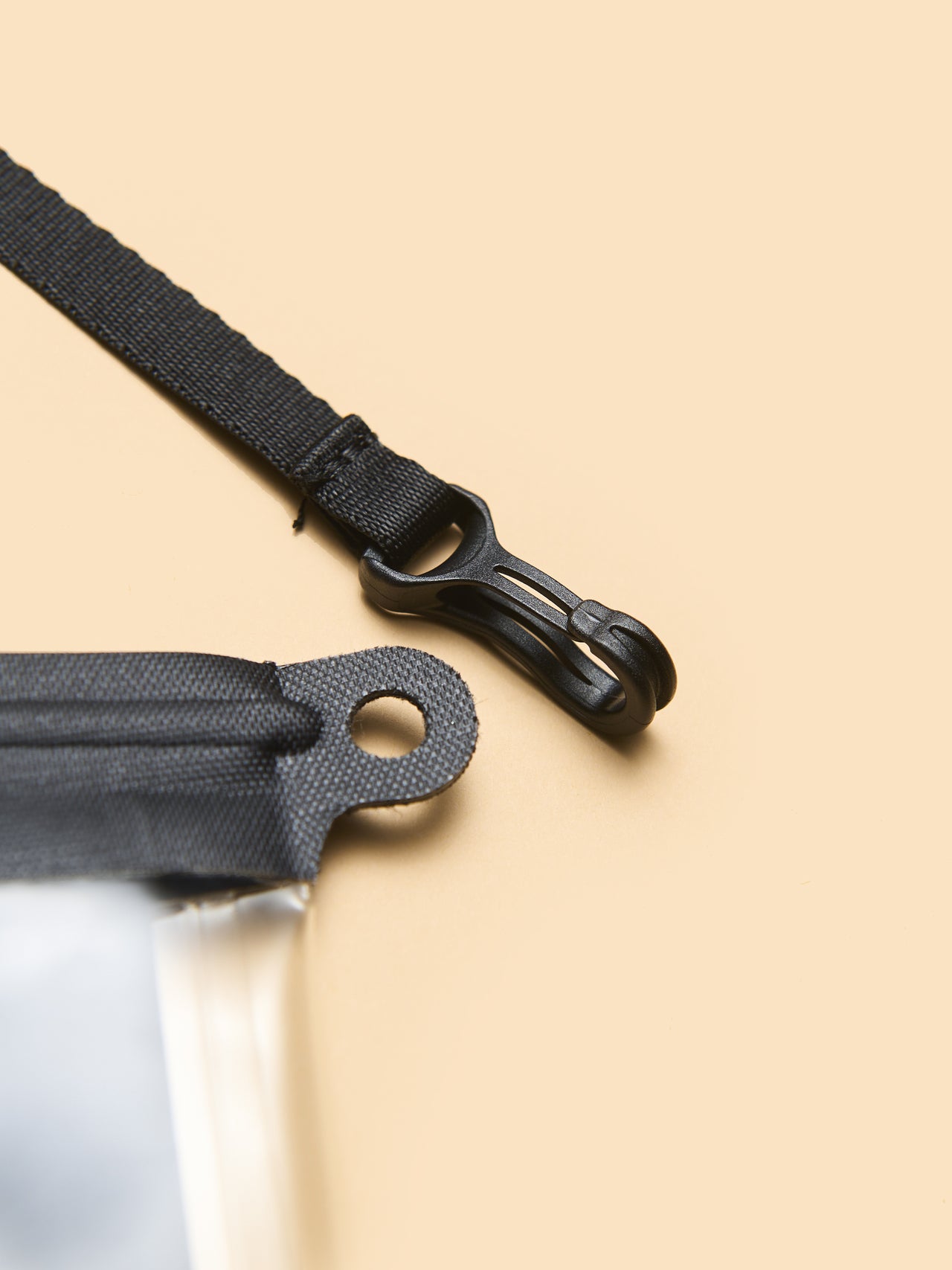 モンベルのモバイルドライポーチ Mの取り外す可能のストラップ