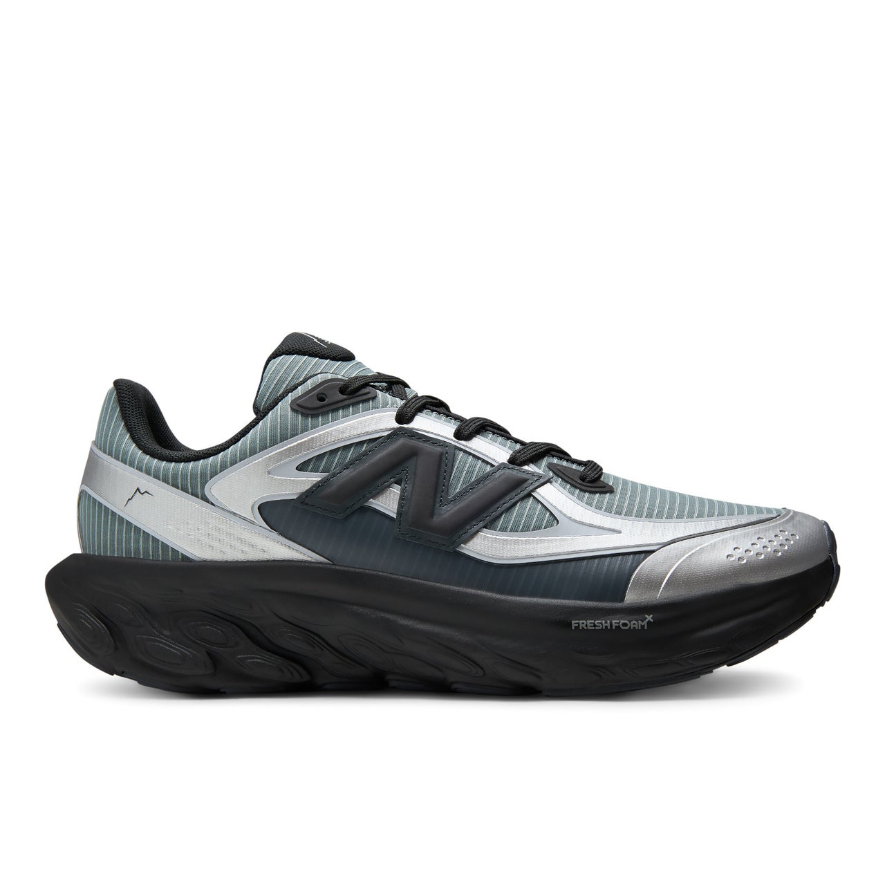 CAYL &times; New Balance Fresh Foam Trainer　側面