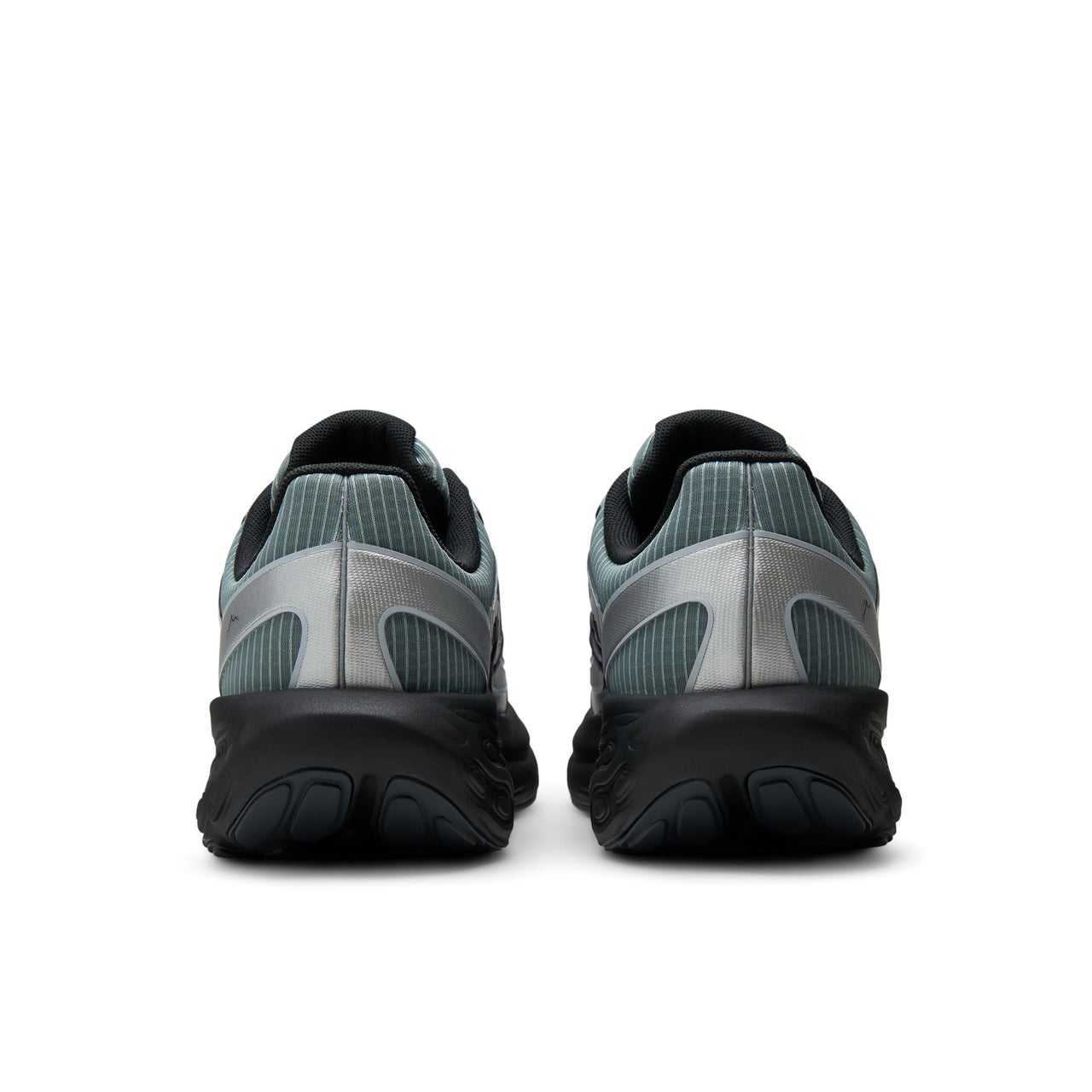 CAYL &times; New Balance Fresh Foam Trainer　踵