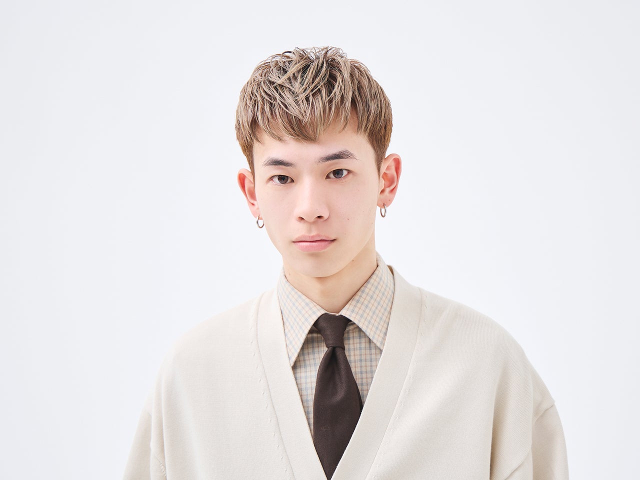 初ブリーチにも最適。似合わせも遊びも叶える“なじませハイトーン”【東京最旬ヘアカタログ】