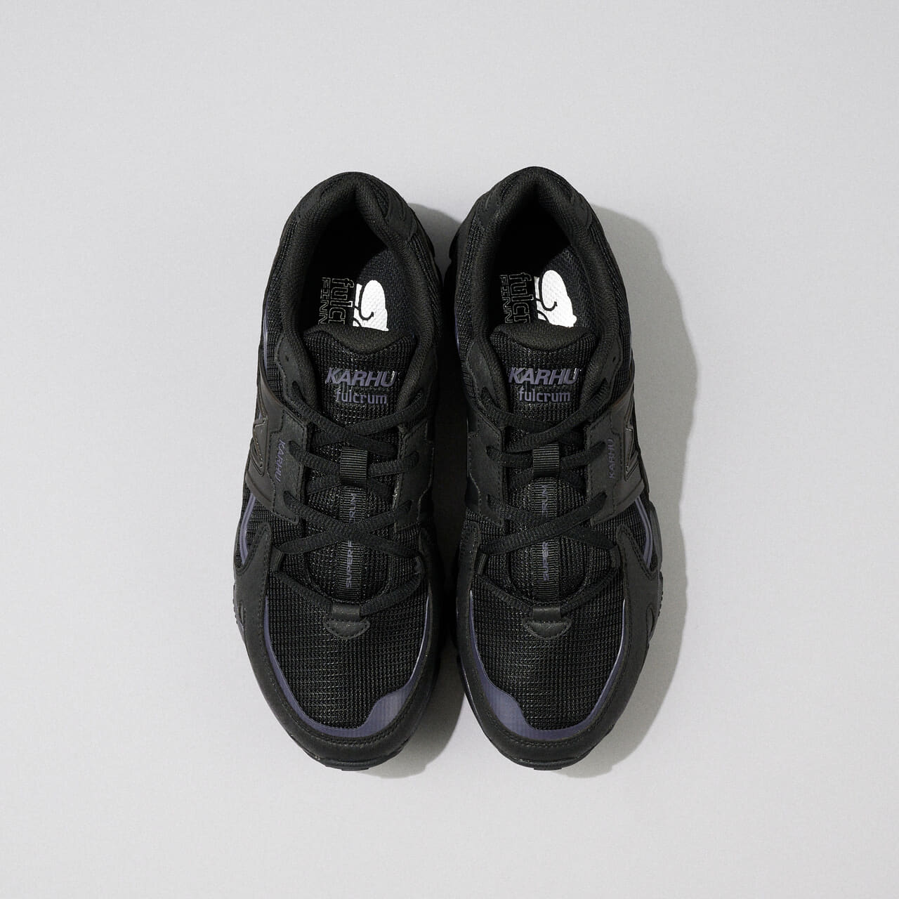 カルフ　スニーカー　全体