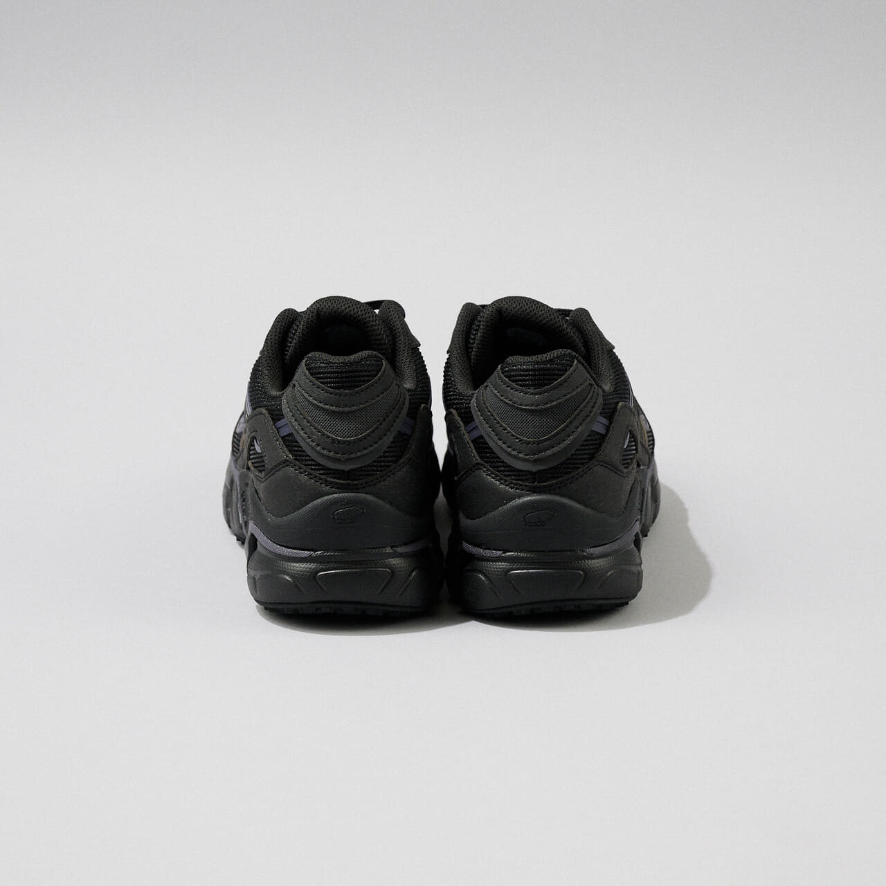 カルフ　スニーカー　ヒール