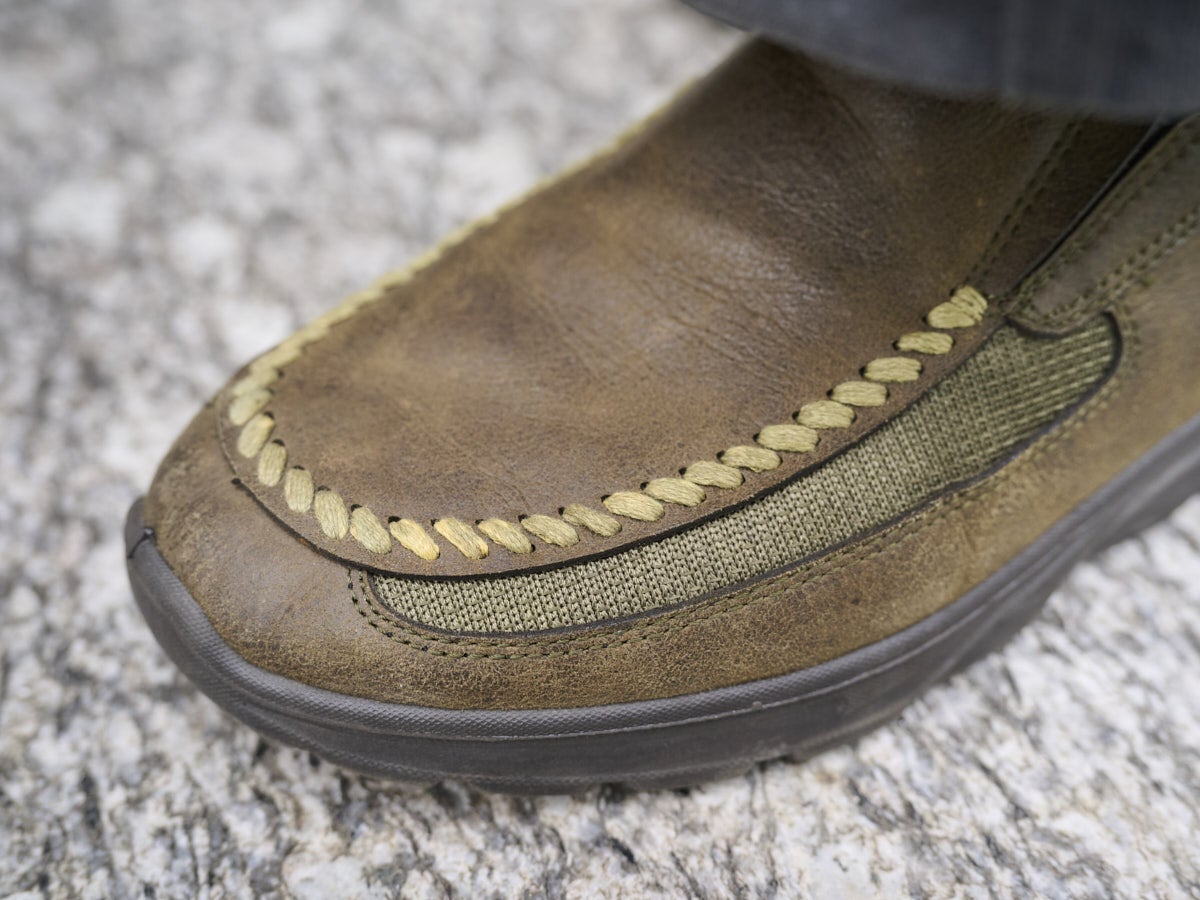 ノーブランドのシューズのトゥ