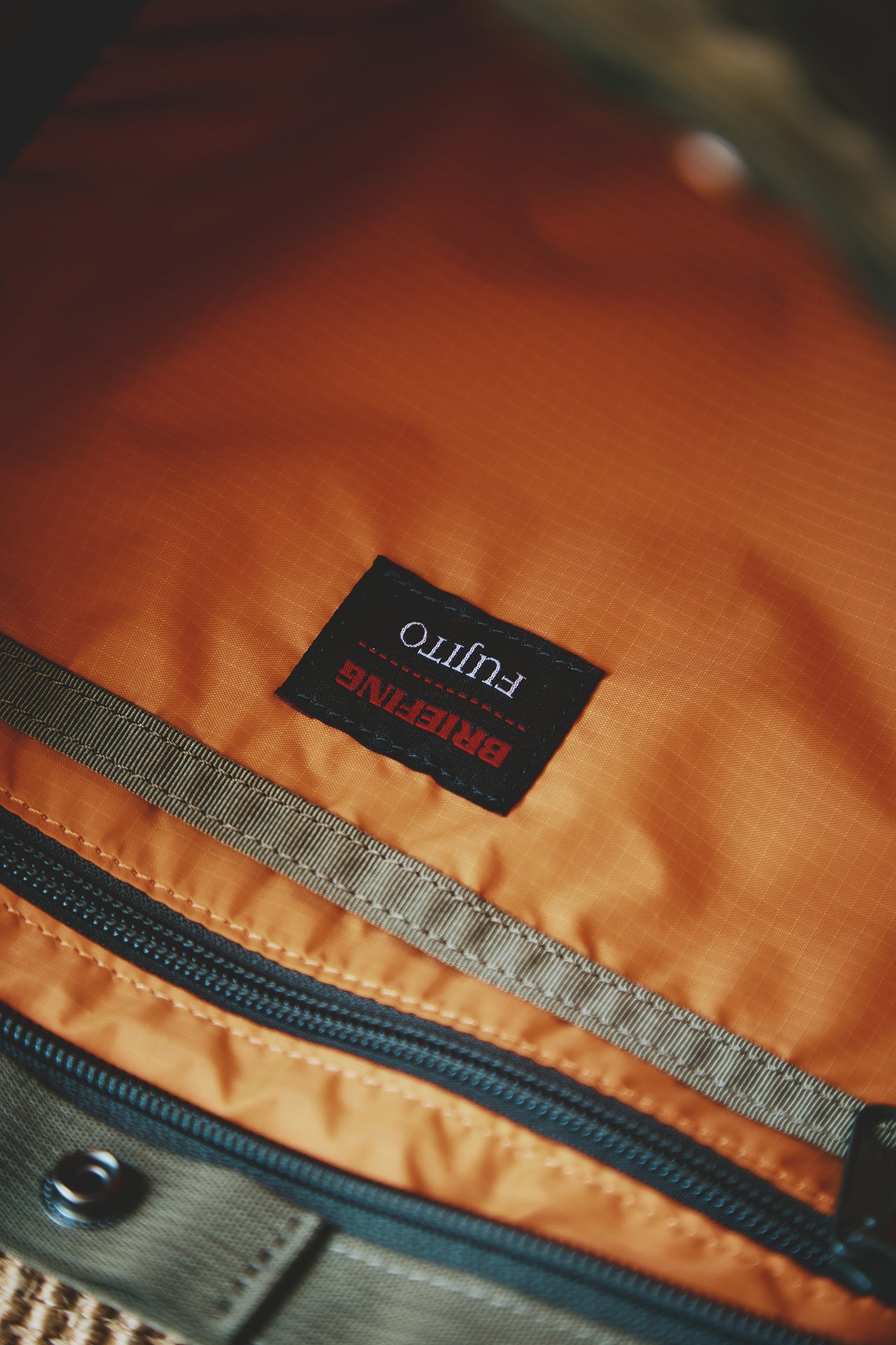 BRIEFING &times; FUJITO UTILITY HELMET BAG　内側