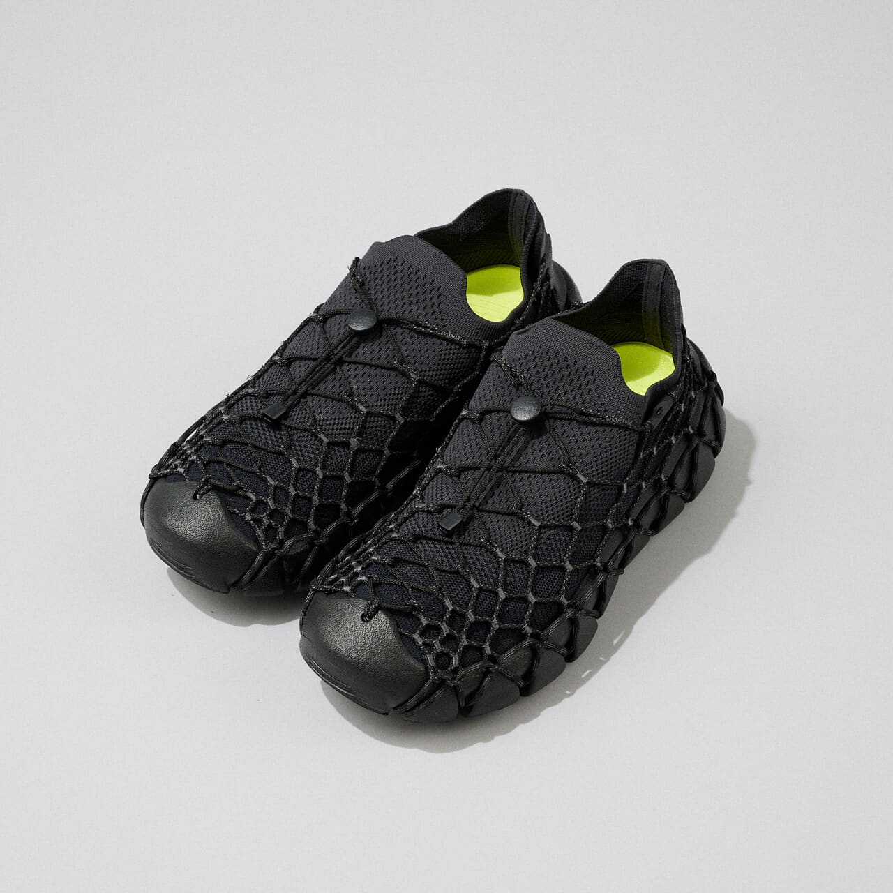 エディターが愛用する「KEEN（キーン）」の黒スニーカー／ユニーク 360