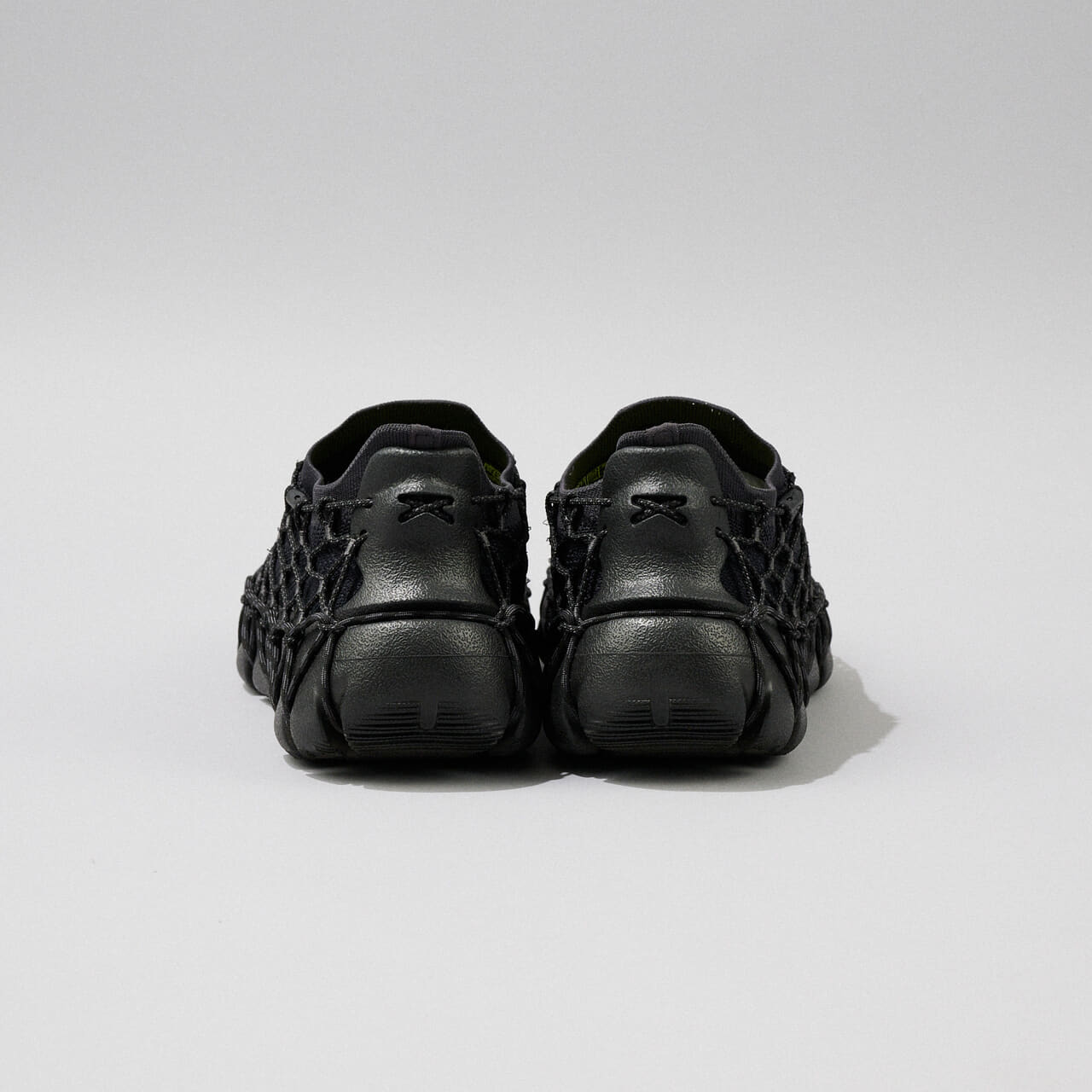 エディターが愛用する「KEEN（キーン）」の黒スニーカー／ユニーク 360のヒール