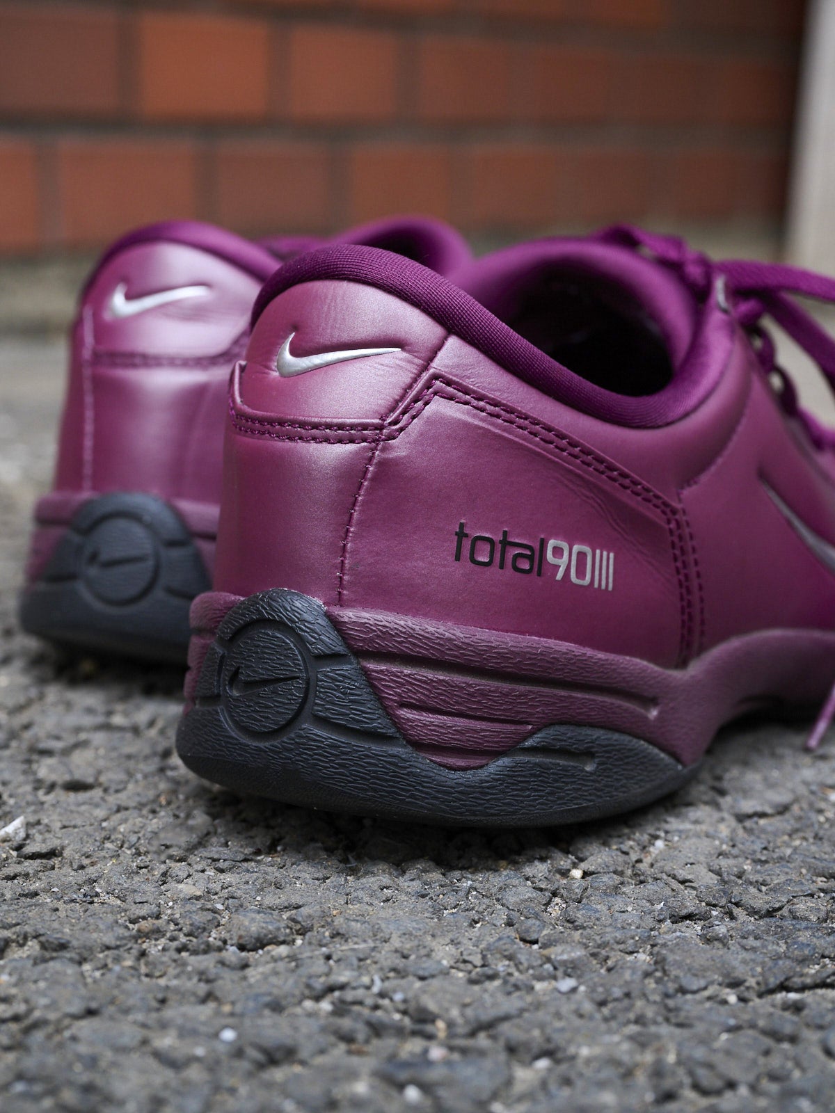 ナイキ　トータル90　ヒールカウンター