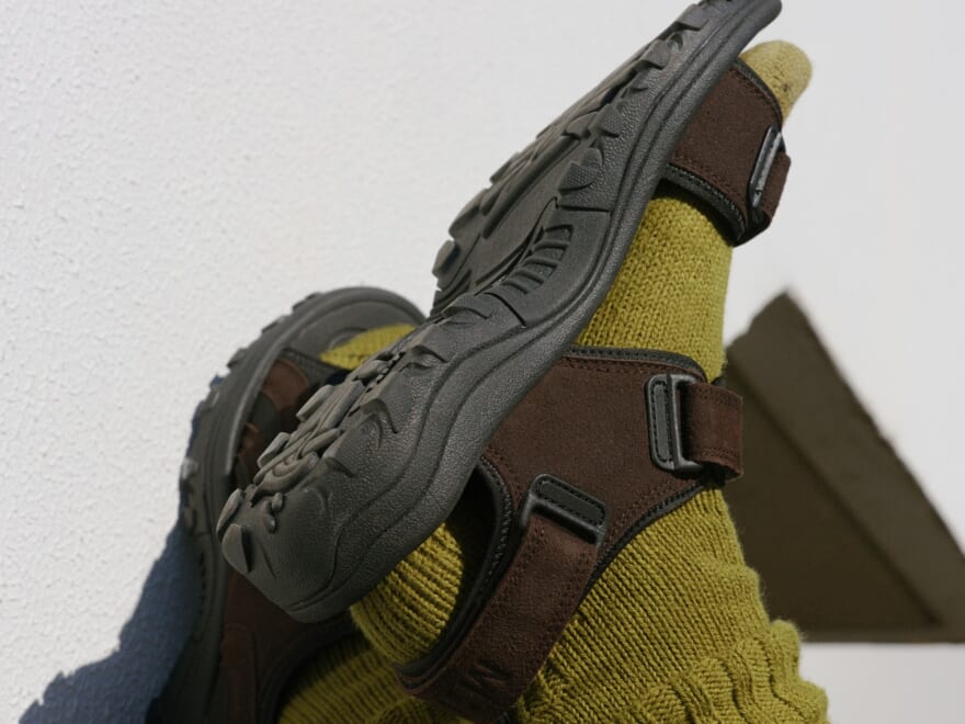 「MHL.」が「ハイテック」と初コラボ！日常使いにちょうどいい都会的なミリタリーサンダルが誕生！