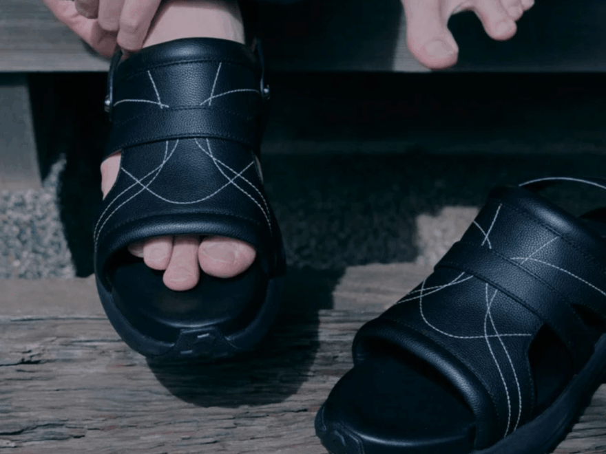 全然早くない。完売前に買うべき「最旬サンダル」8選。ビルケンシュトック、Teva、OAO...注目ブランドのニューアイテムをまとめ。