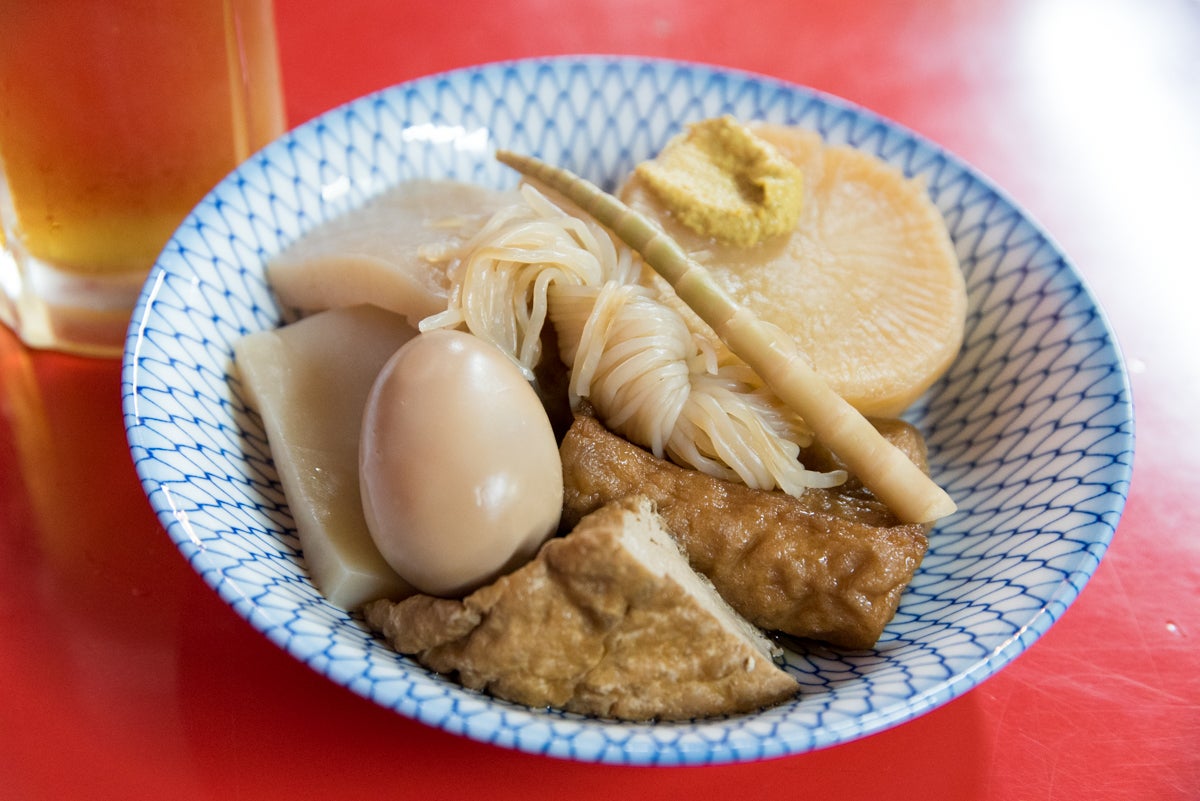 青森県弘前市さくらまつりでの「三忠食堂」おでん