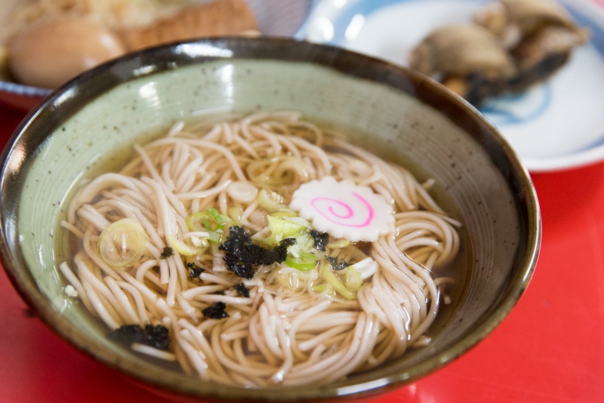 青森県弘前市さくらまつりでの「三忠食堂」津軽そば