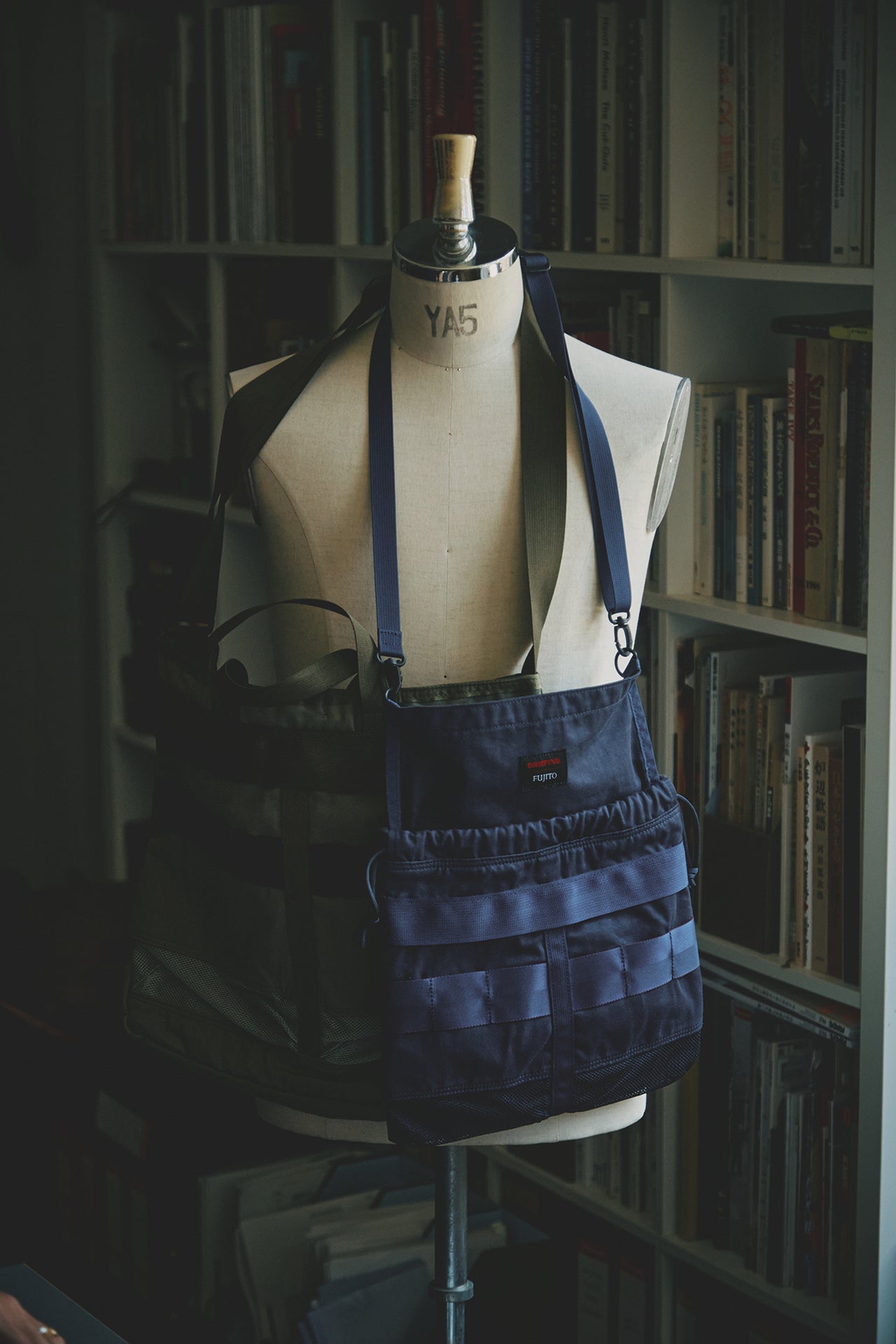 BRIEFING APRON BAG　正面