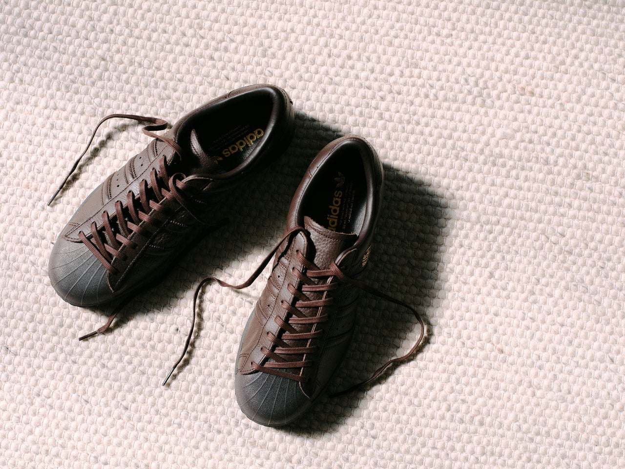 こういう大人な「アディダス スーパースター」が欲しかった...。完売前に買うべき新作スニーカー５選！【新作スニーカー、なに買う？】