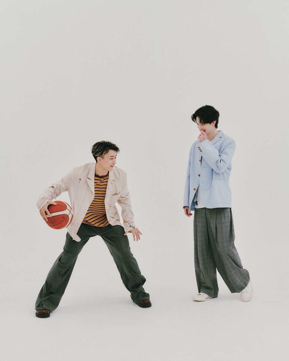 メンズノンノモデルの栄莉弥さんと、Bリーグ名古屋ダイヤモンドドルフィンズの加藤嵩都選手2