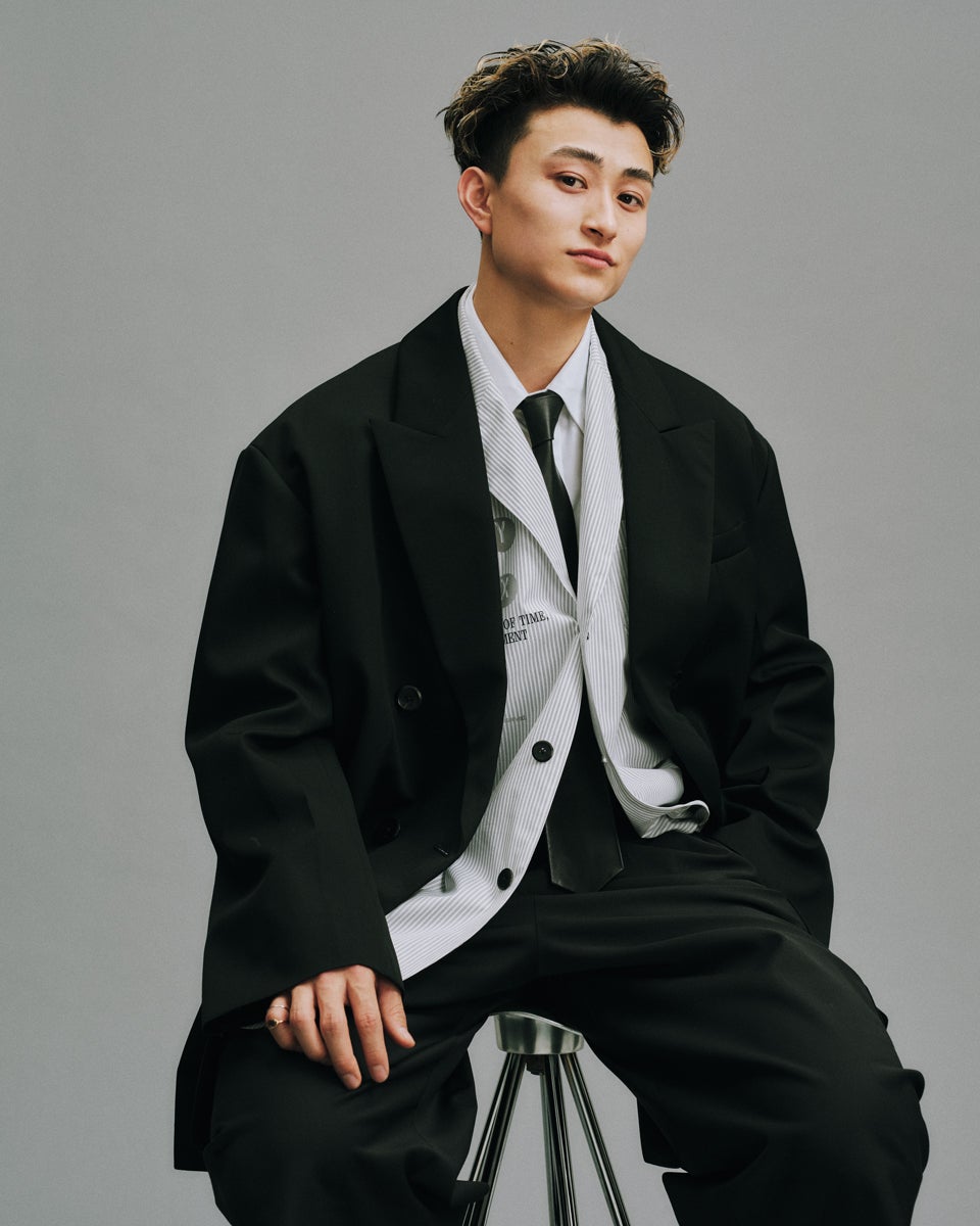 メンズノンノでのファッション撮影に初挑戦した、バスケットボールBリーグの名古屋ダイヤモンドドルフィンズの加藤嵩都選手1