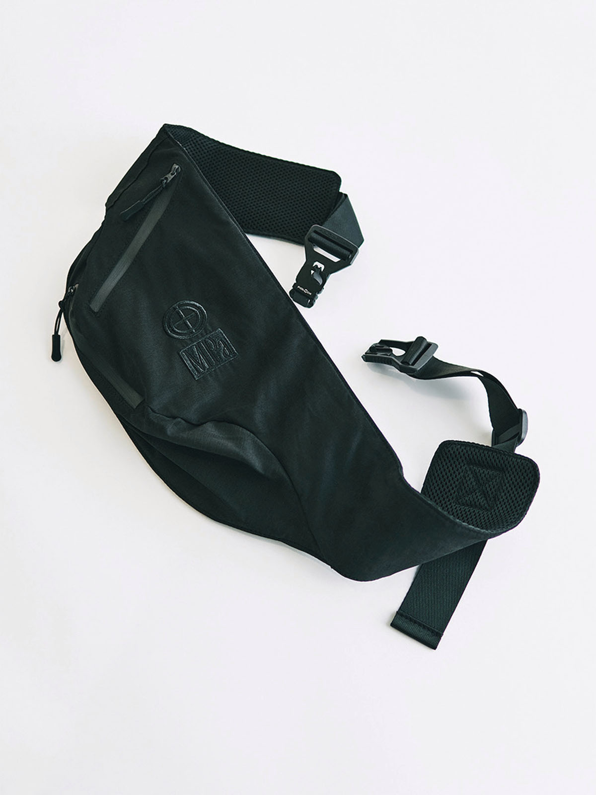 ス プロデュースド アーティクルのバッグ