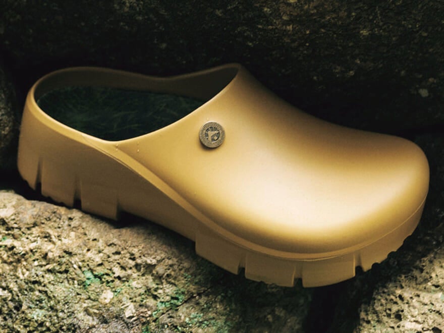 この春に買うべき「ニュースなブランド」の最強小物7選!ビルケンシュトックコラボ、大人スニーカー、黒バッグ...