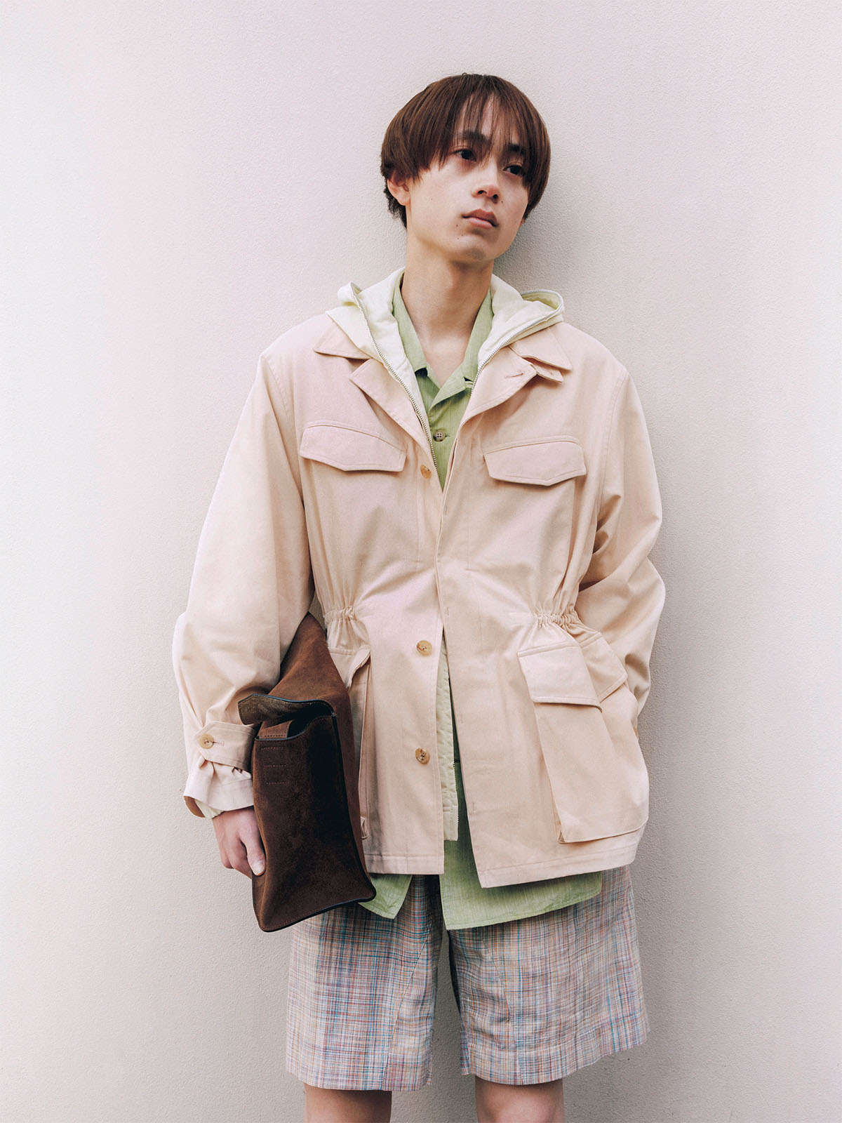 水沢林太郎　Peach beige　&times;　Sage greenコーデ