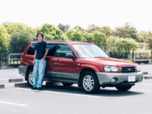 「スバル フォレスター L.L.Bean エディション」はちょうどよさで選んだ1台。父から受け継いだ哲学でクルマを楽しむ！【俺たち20代“クルマ・バイク”語り！／Vol.54①】