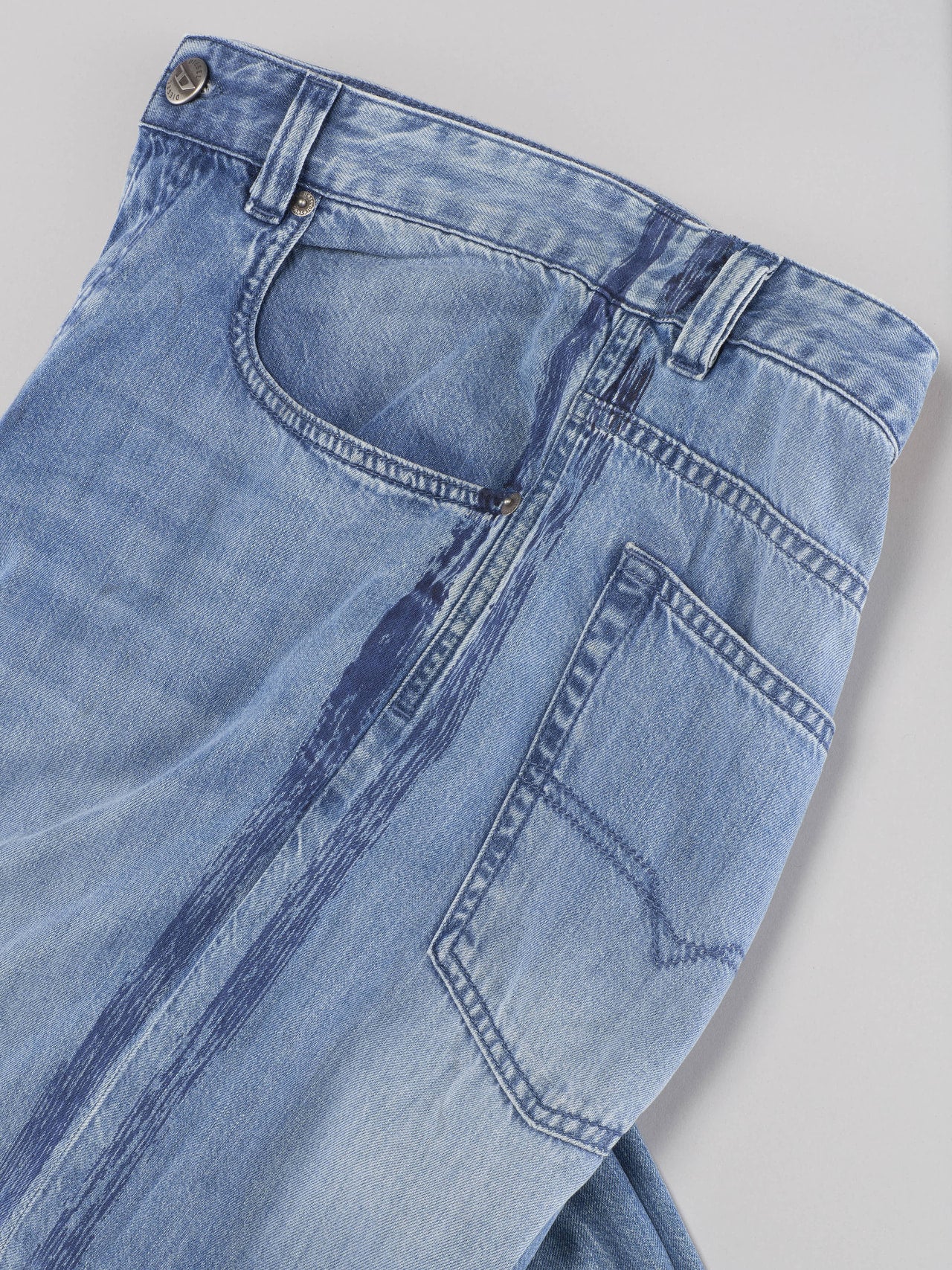 ディーゼルのデニム「ローウエスト 2001 D-Macro」のサイド