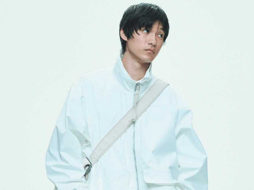 カーハート WIP、ナナミカ...チノパン感覚のテックから洗練スラックスまで。この春、ワイドパンツは“シルエット”で選ぶ！