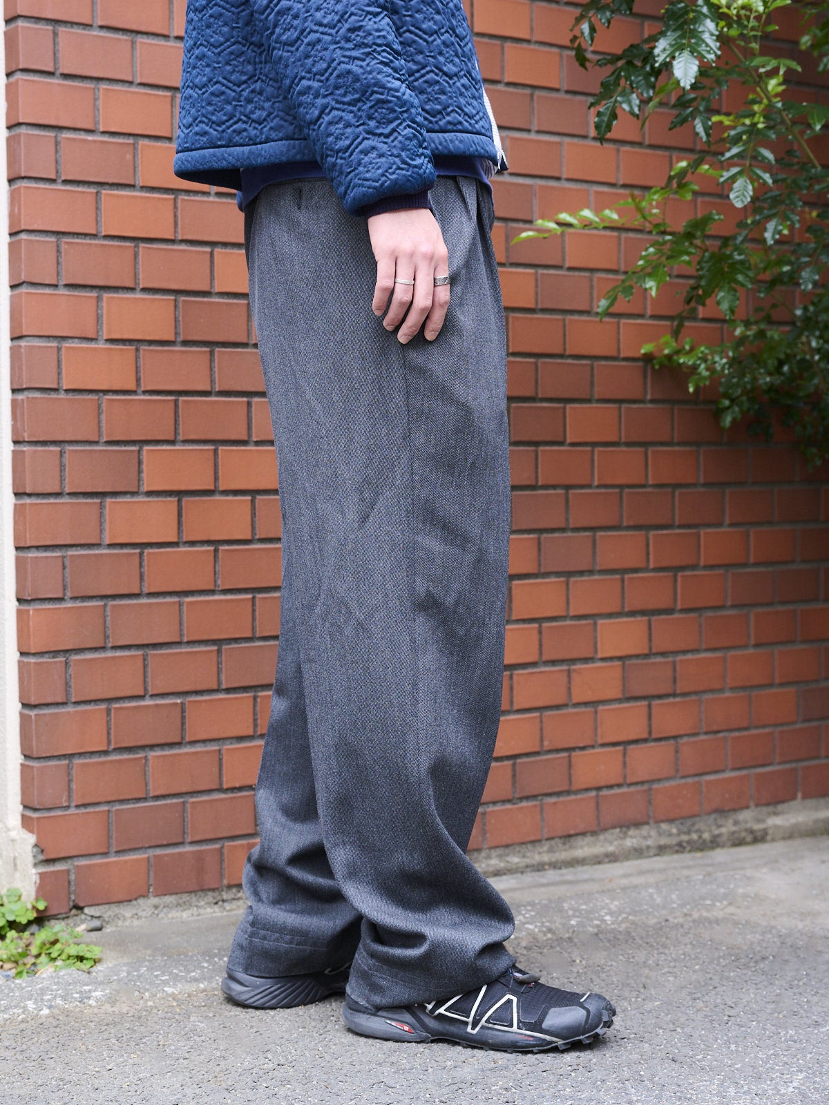 ユーズドのスラックス　サイド