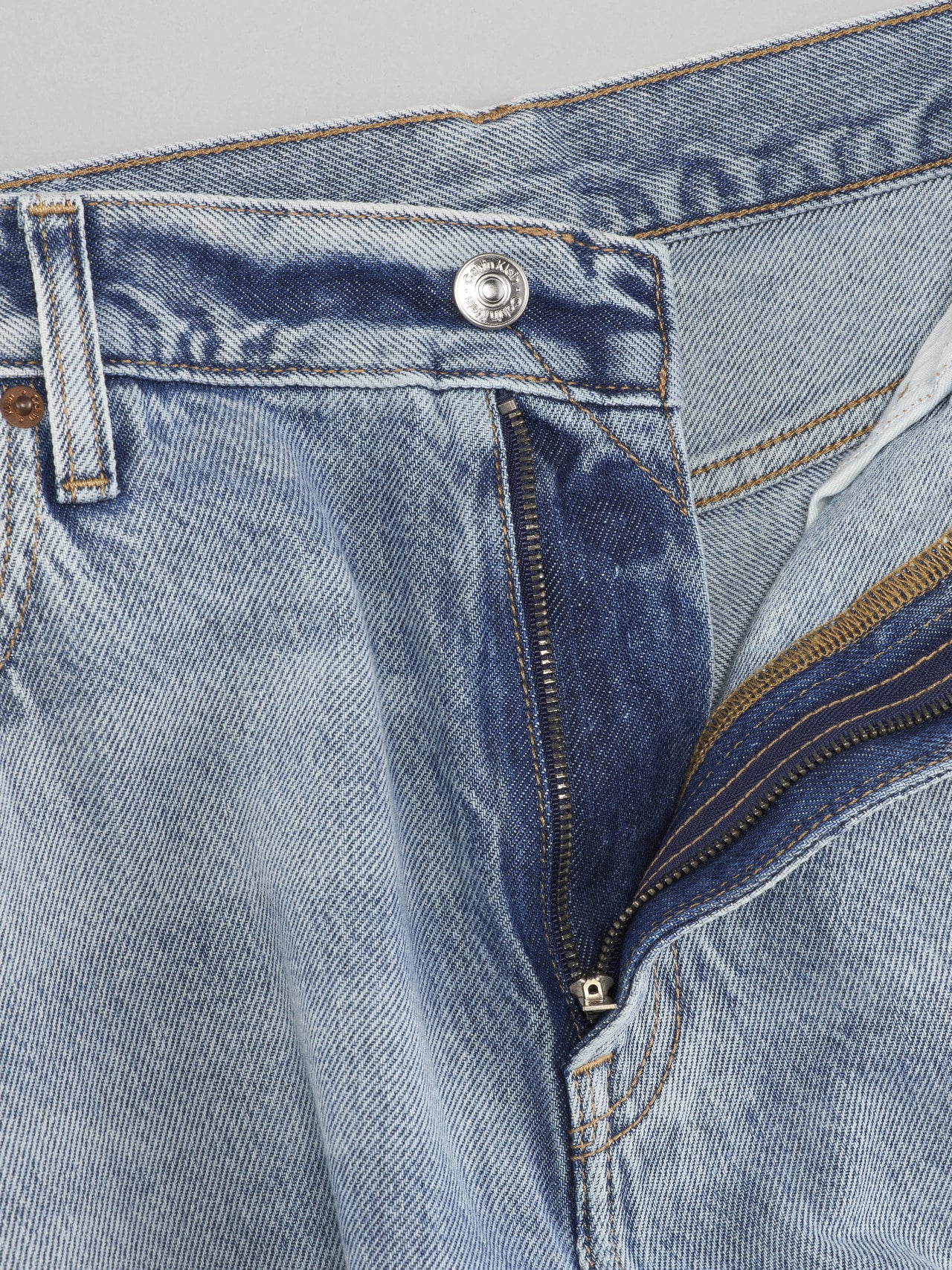 カルバン・クラインのEXTREME BAGGY JEANのジップフライ