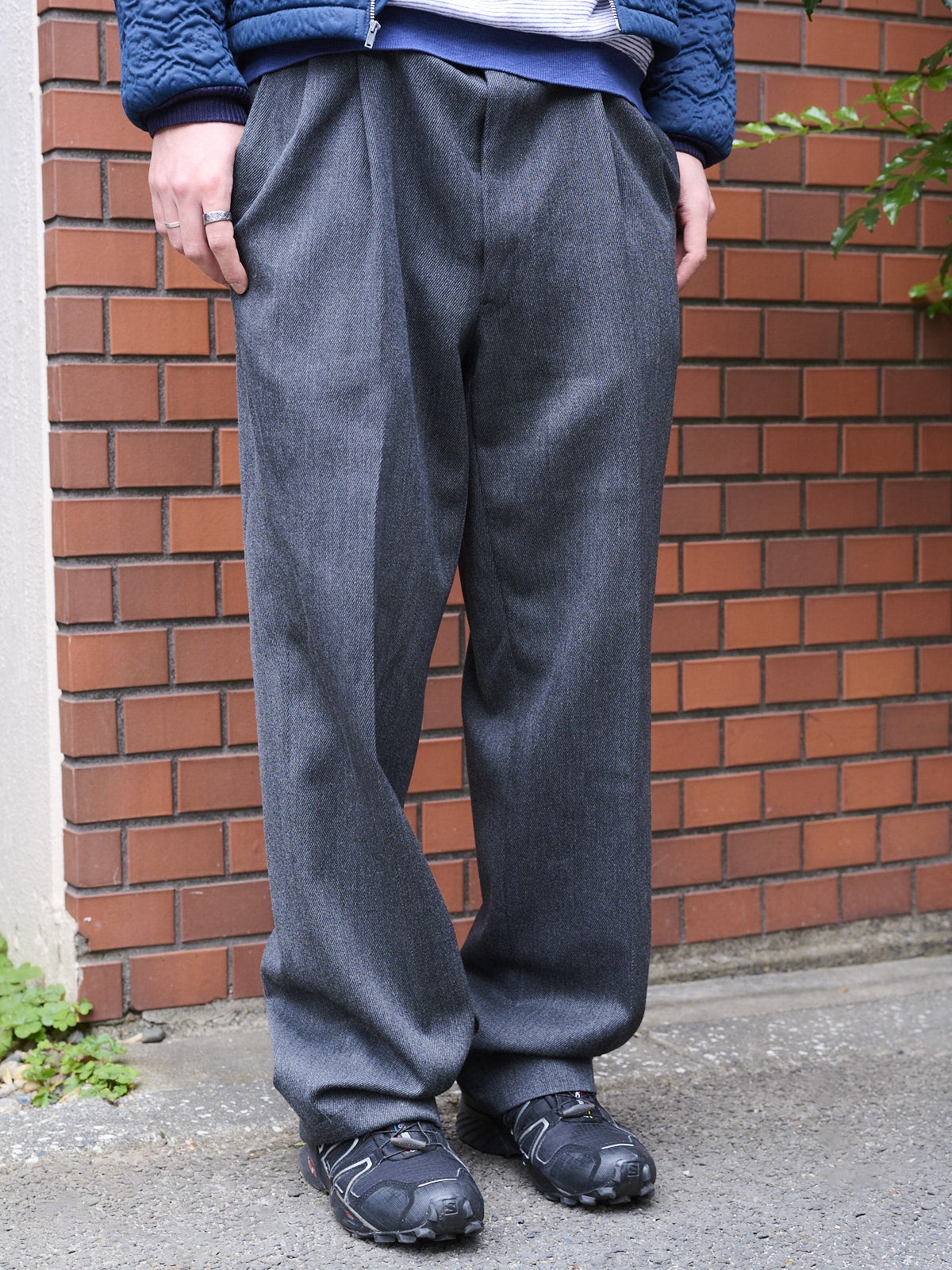 ユーズドのスラックス　正面