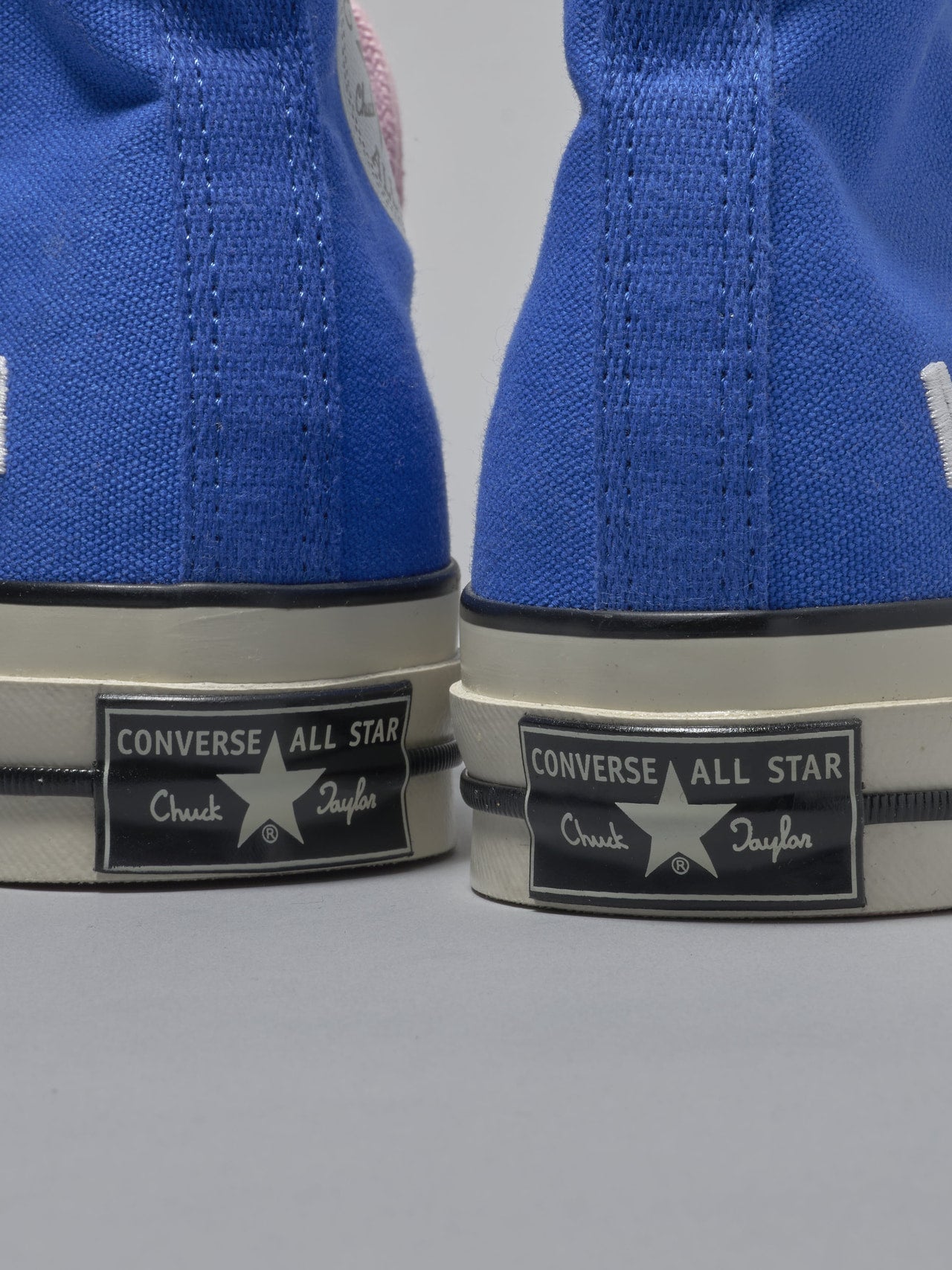 コンバース&times;MoMA デザインストアのコラボスニーカー　ALL STAR LGCY HI / MoMAのヒール