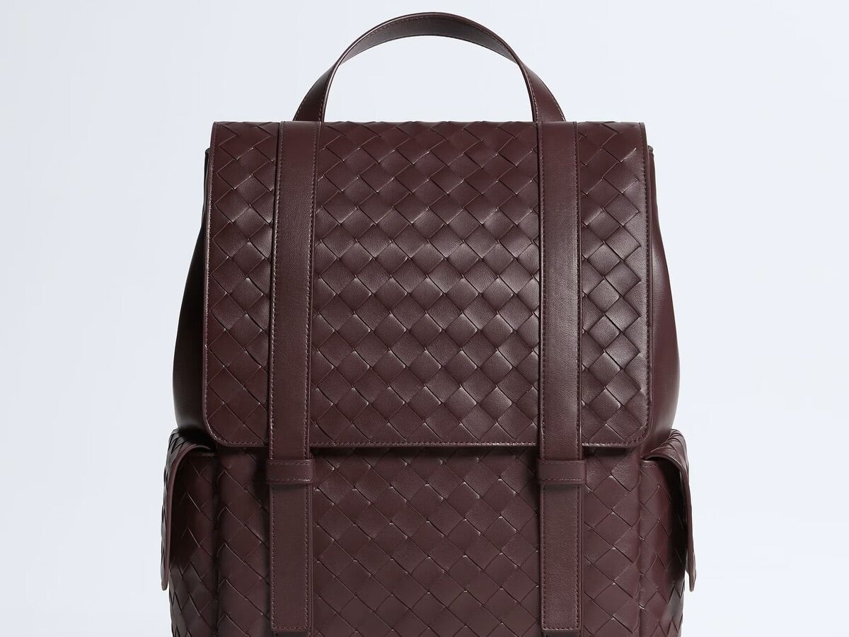 「ボッテガ・ヴェネタ」の人気レザーバックパックに公式サイト限定カラーが登場！