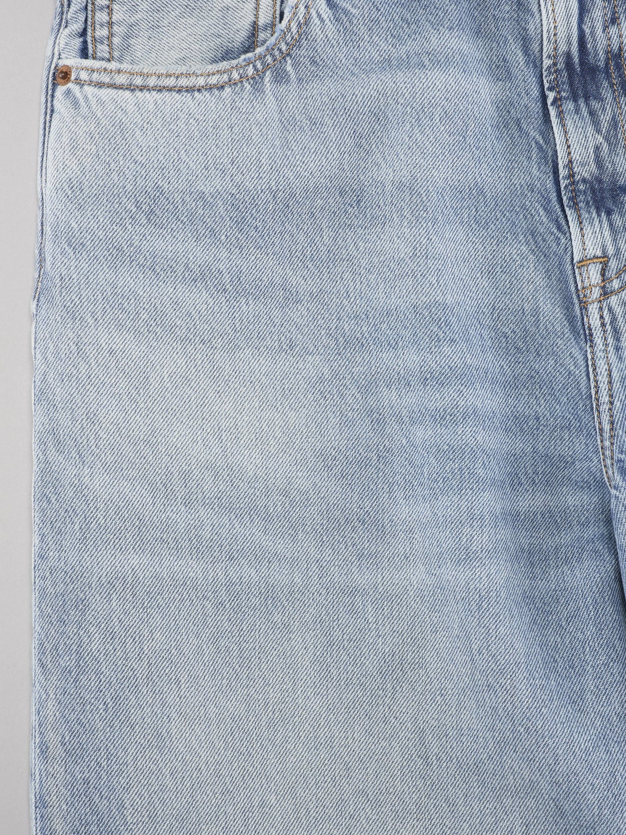 カルバン・クラインのEXTREME BAGGY JEANのあたり