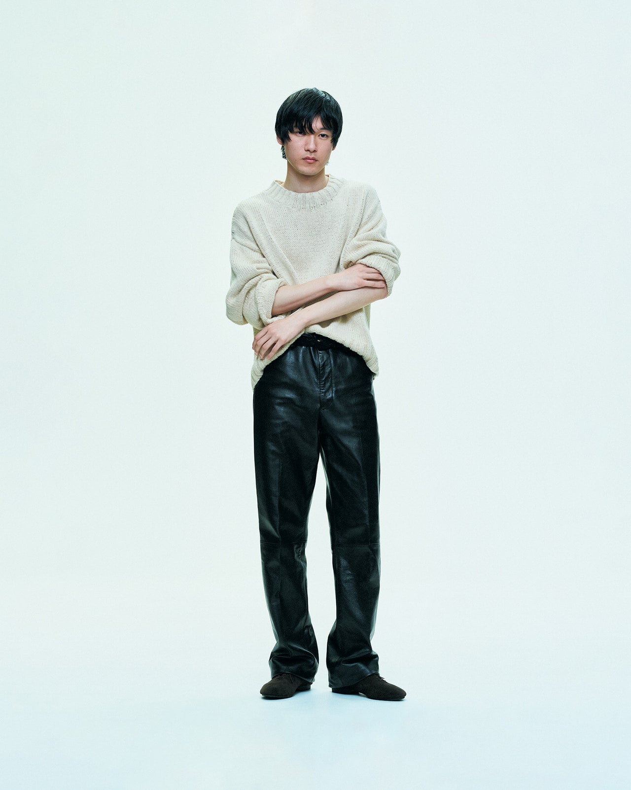 オーラリーのレザーパンツ