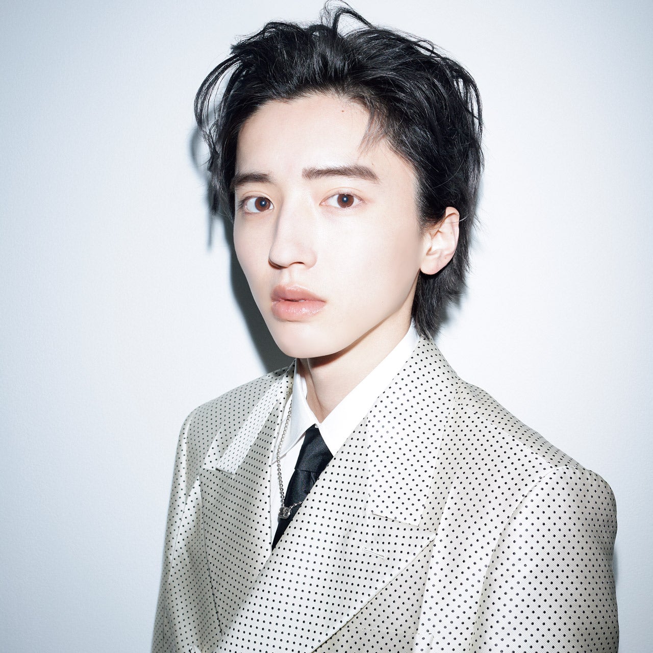 ― light up yourself ― 道枝駿佑と、ヴァレンティノ。美しき個性に灯す光