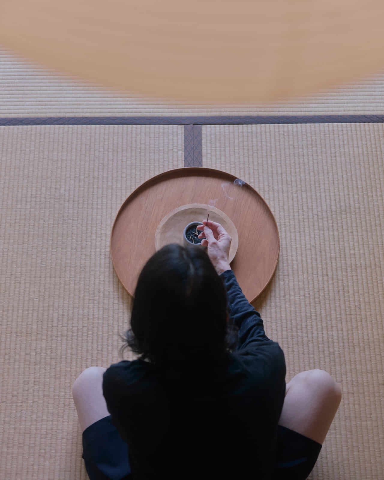 OAO International Gallery BEAMS 別注モデル『SUNLIGHT VOID』　俯瞰　人物