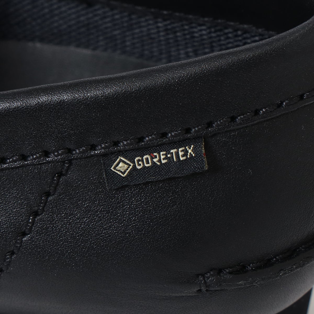 WallaBeamsLoafer GTX　ゴアテックスロゴ
