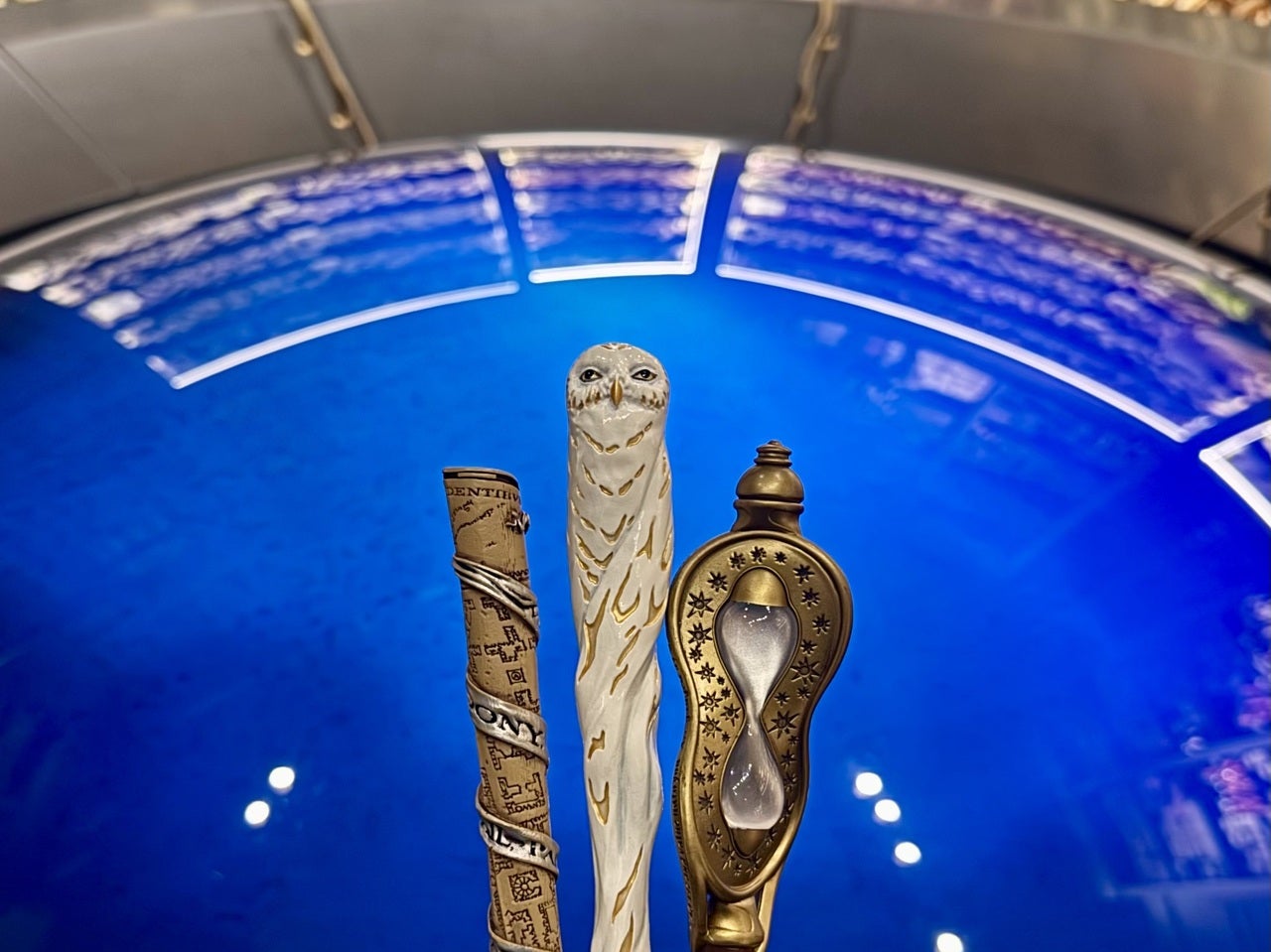 「ハリーポッター スタジオツアー東京」 杖一覧　売り場の様子3 