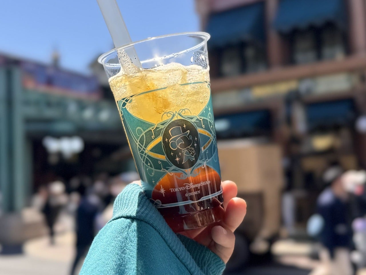 東京ディズニーシー25周年&ldquo;スパークリング・ジュビリー&rdquo;食べ歩きドリンク「スペシャルスパークリングドリンク（レモンティー＆パッションフルーツ）」１